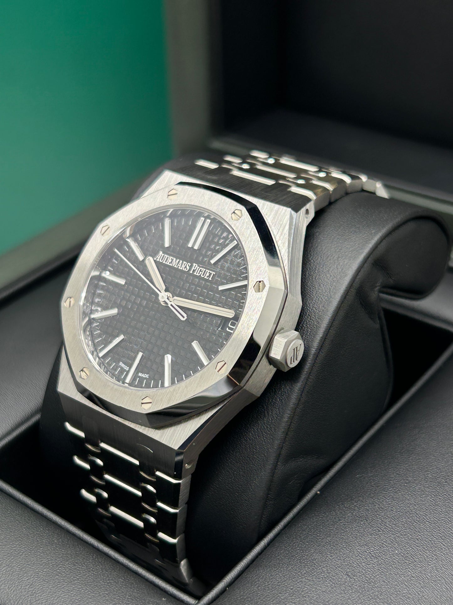 Audemars Piguet Royal Oak 41mm - Black Dial - Ref 15510ST.OO.1320ST.07 - Like New - Year 2024