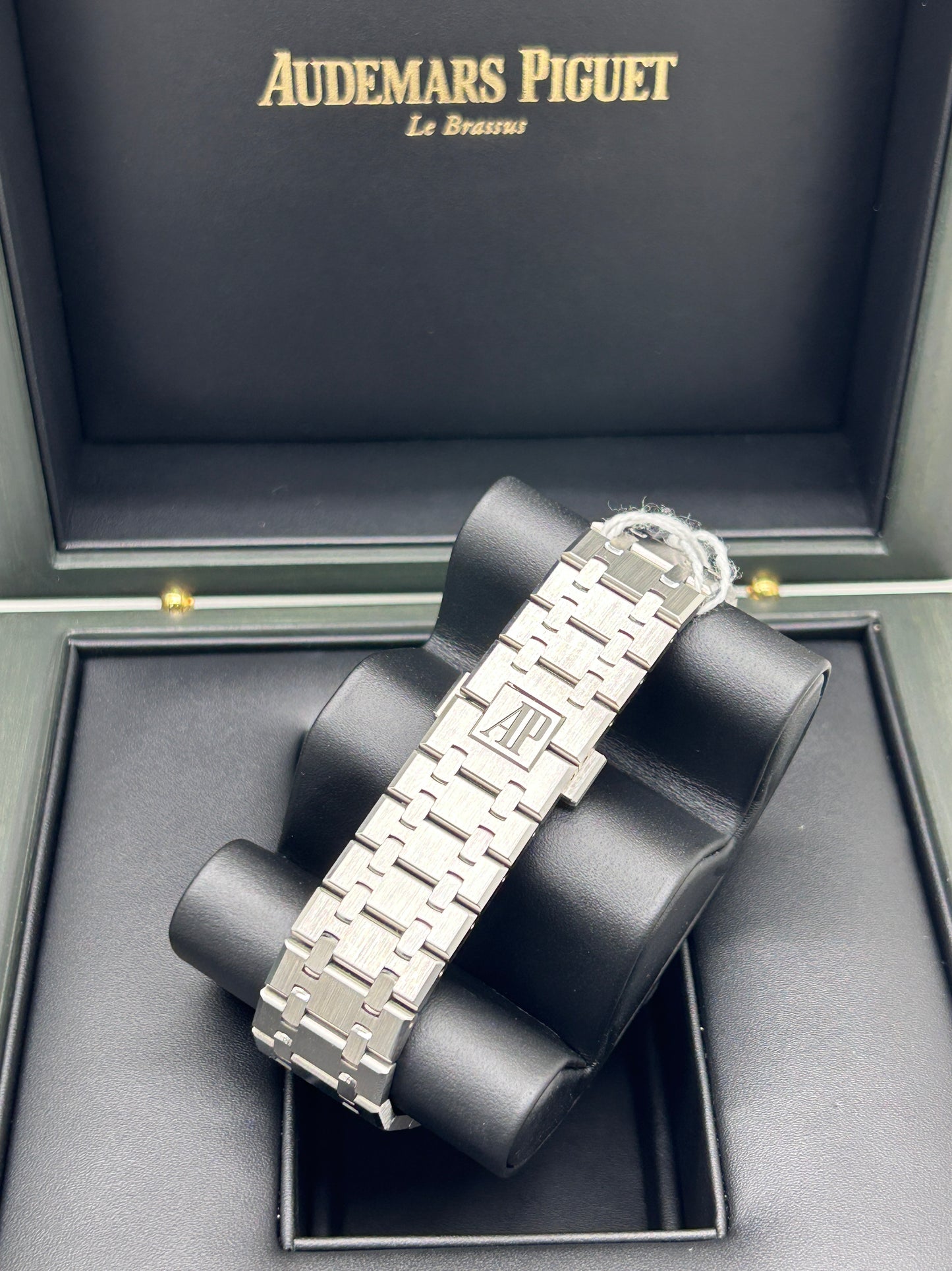 Audemars Piguet Royal Oak 41mm - Black Dial - Ref 15510ST.OO.1320ST.07 - Like New - Year 2024