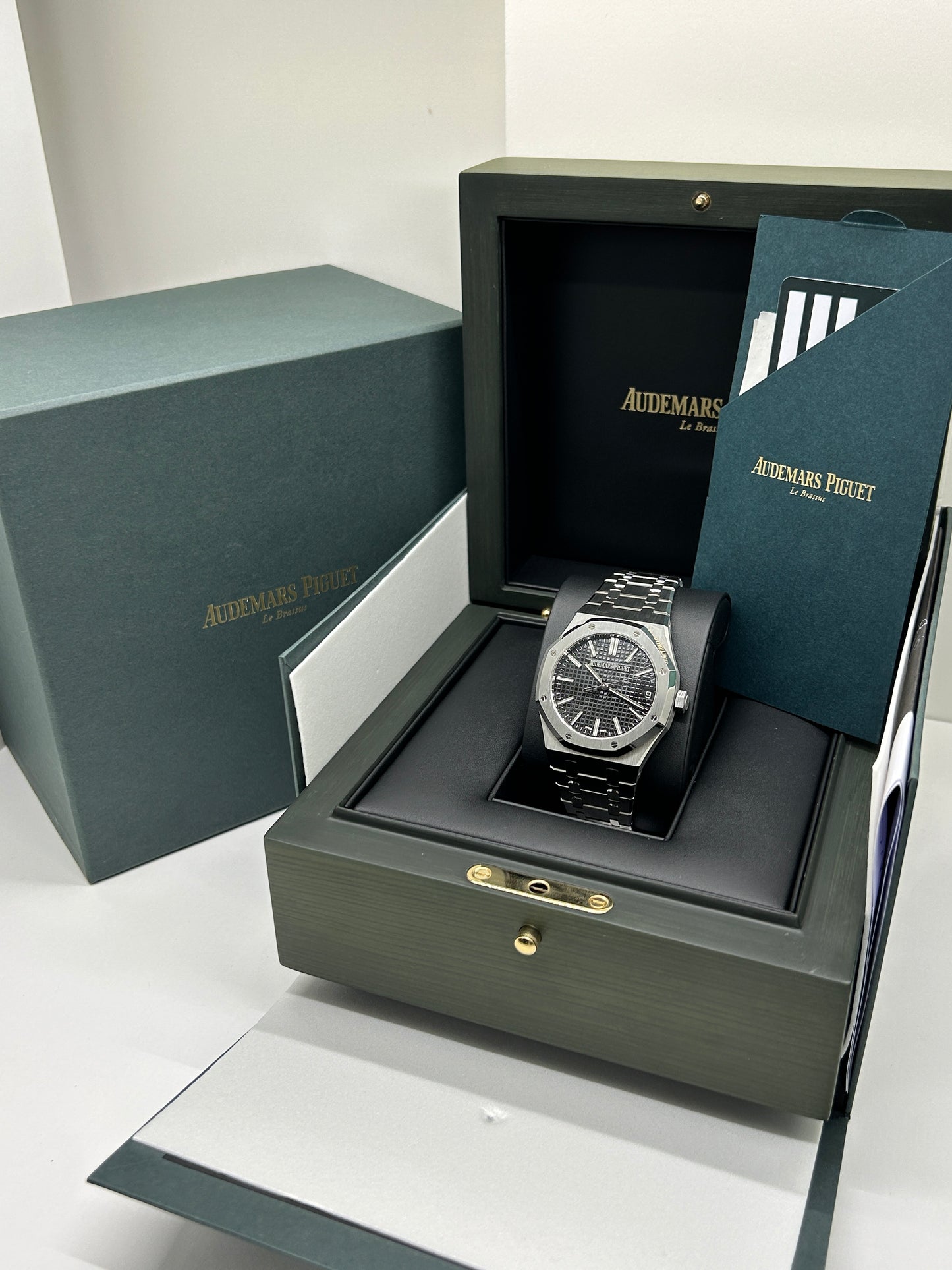 Audemars Piguet Royal Oak 41mm - Black Dial - Ref 15510ST.OO.1320ST.07 - Like New - Year 2024
