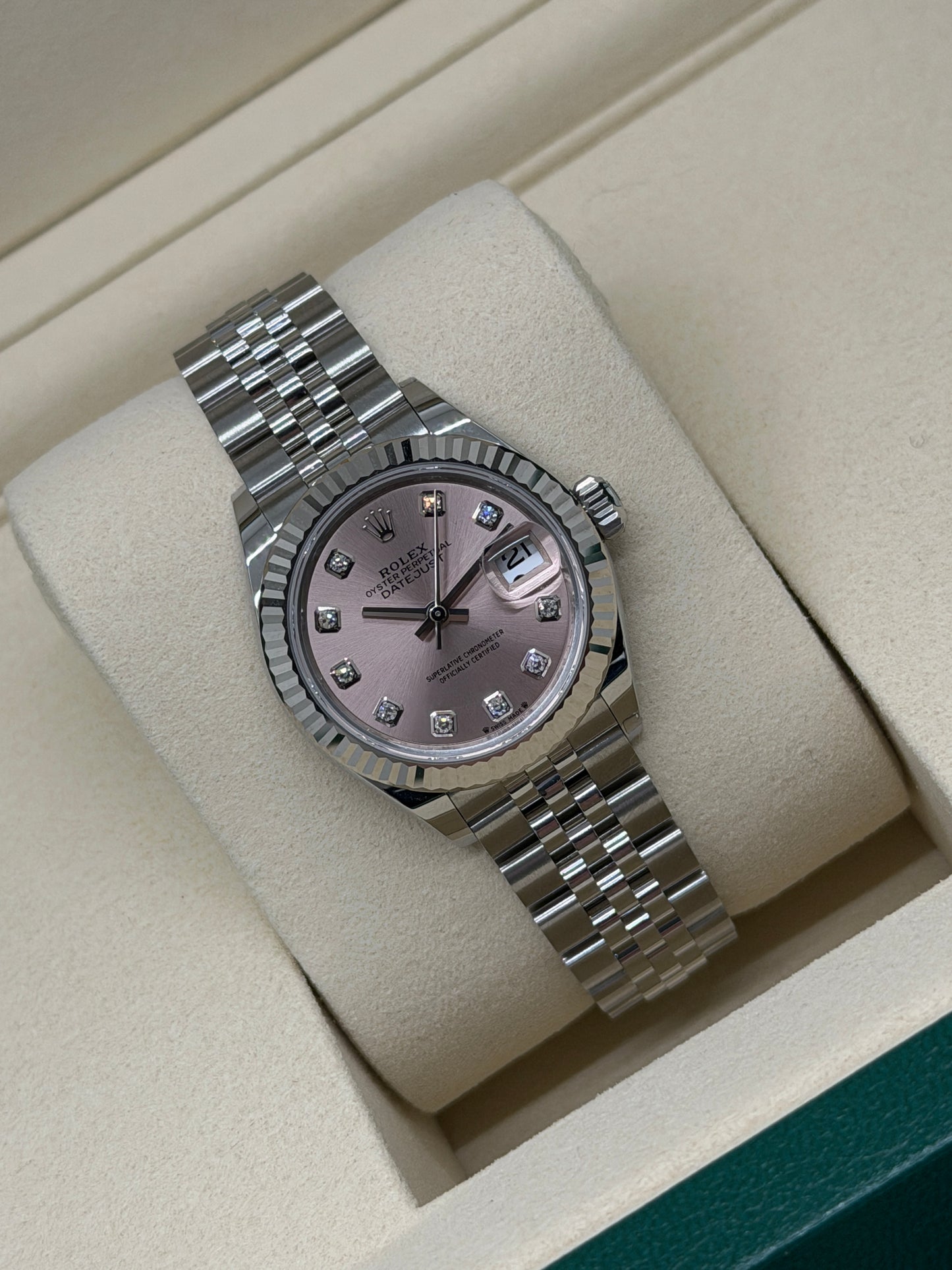 Rolex Lady-Datejust 28 - Pink Diamonds Dial Ref 279174 - New 2026