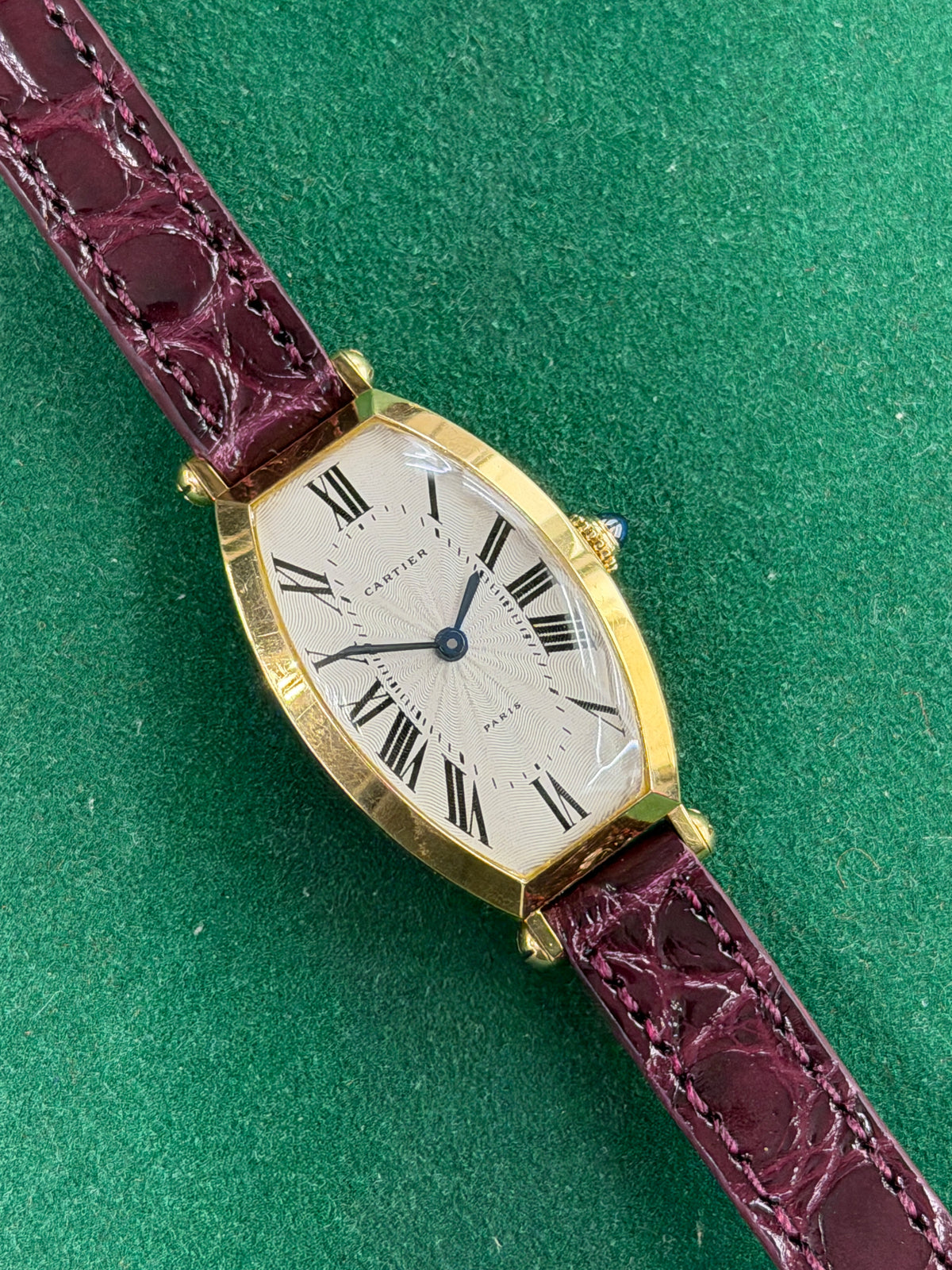Cartier Tonneau Paris - 18Kt Yellow Gold - 21 x 32mm - Manual Winding - Never Polished