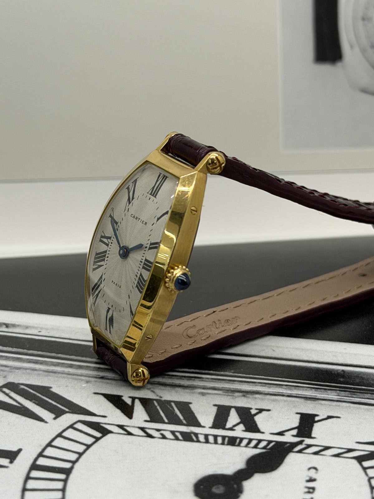 Cartier Tonneau Paris - 18Kt Yellow Gold - 21 x 32mm - Manual Winding - Never Polished