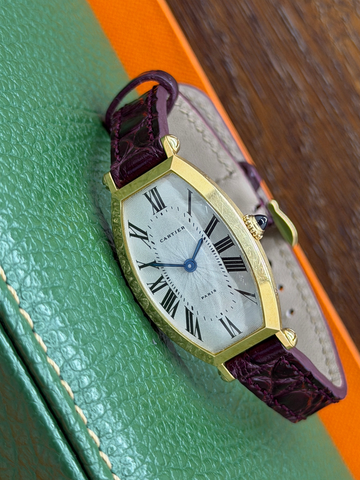 Cartier Tonneau Paris - 18Kt Yellow Gold - 21 x 32mm - Manual Winding - Never Polished