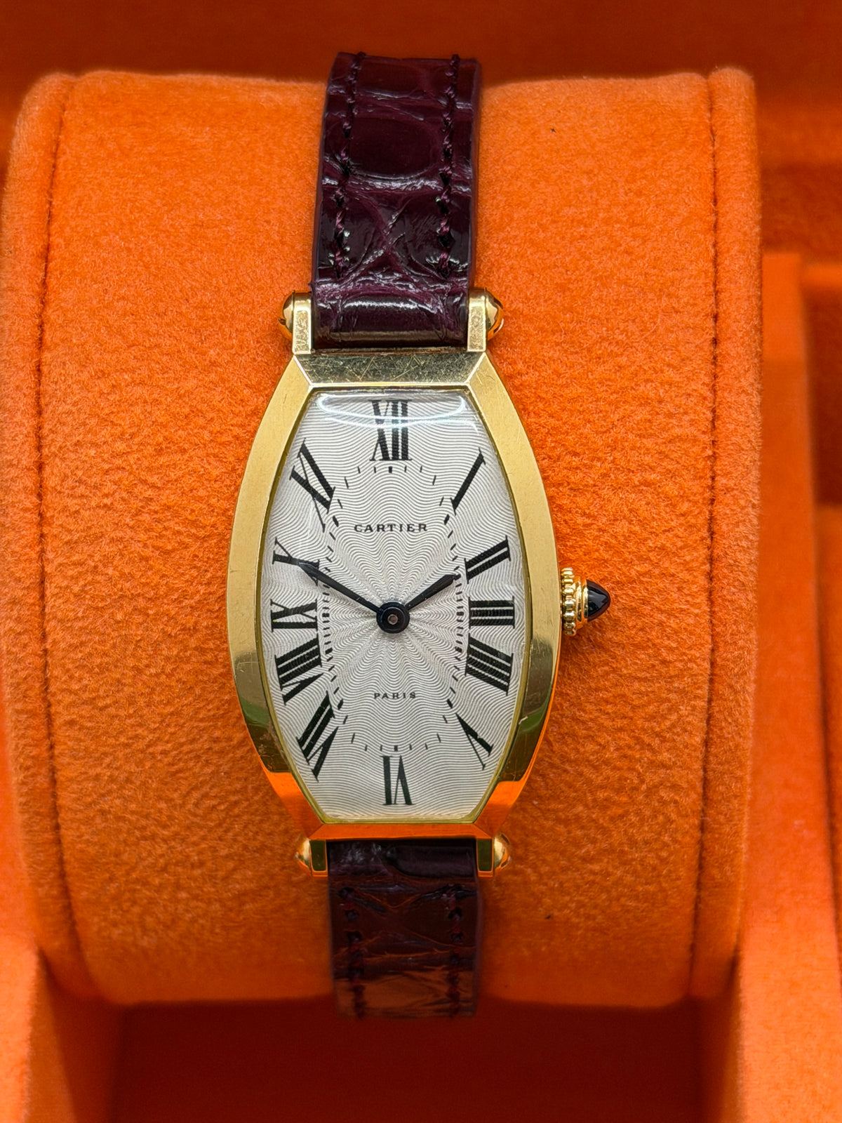 Cartier Tonneau Paris - 18Kt Yellow Gold - 21 x 32mm - Manual Winding - Never Polished