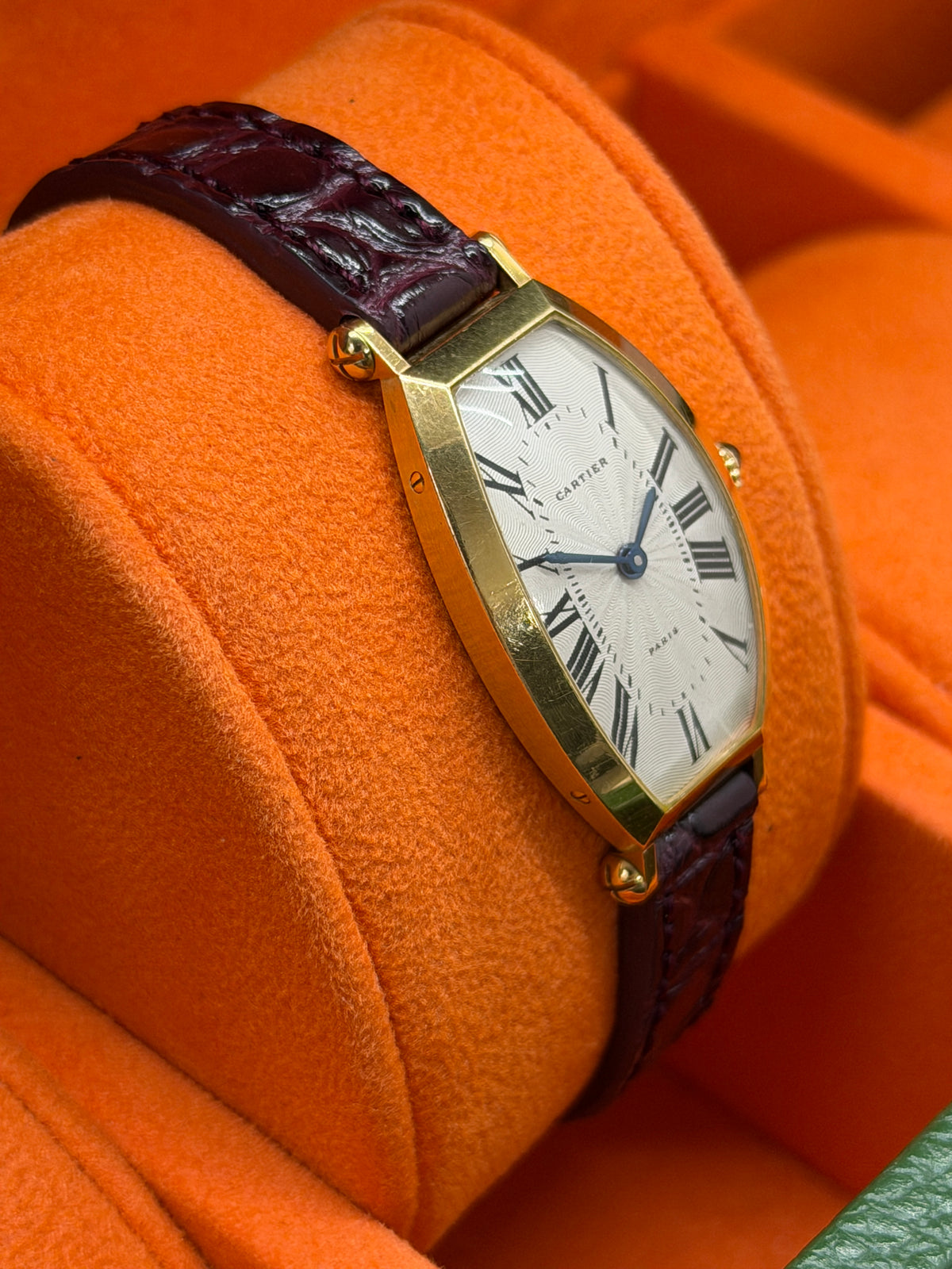 Cartier Tonneau Paris - 18Kt Yellow Gold - 21 x 32mm - Manual Winding - Never Polished