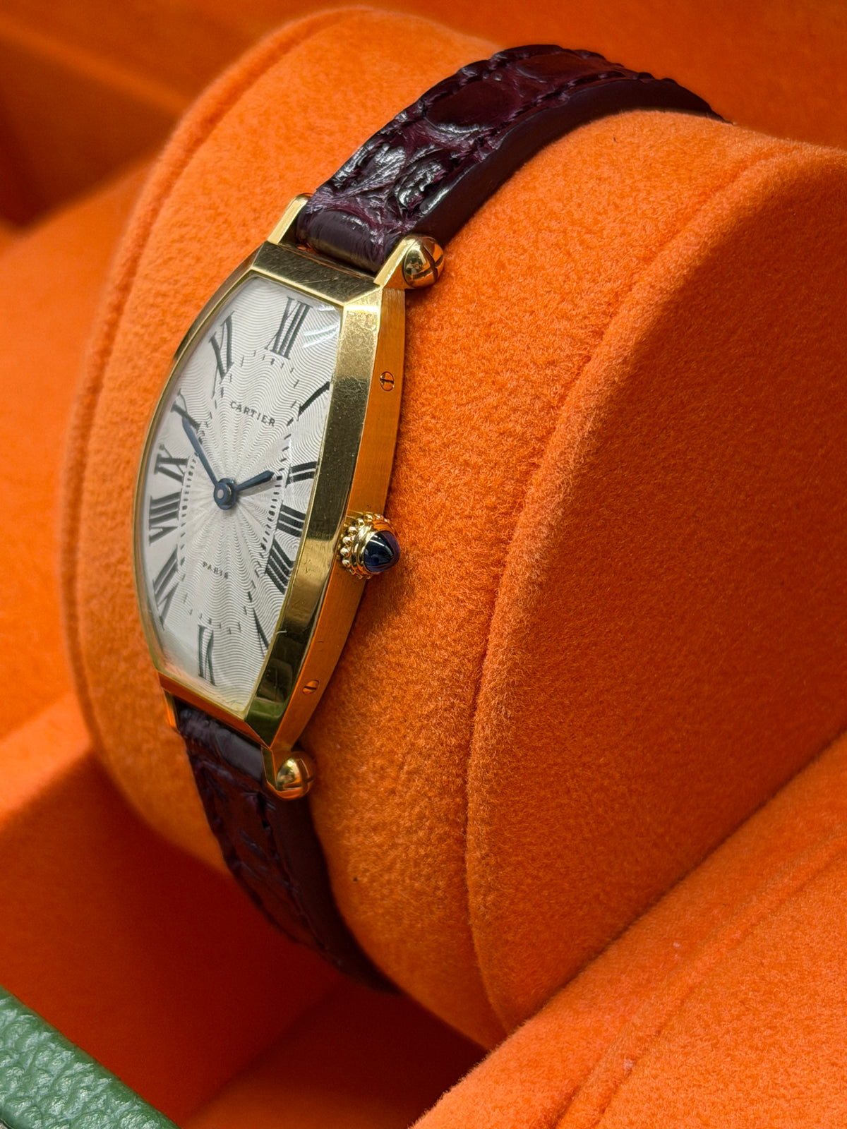 Cartier Tonneau Paris - 18Kt Yellow Gold - 21 x 32mm - Manual Winding - Never Polished