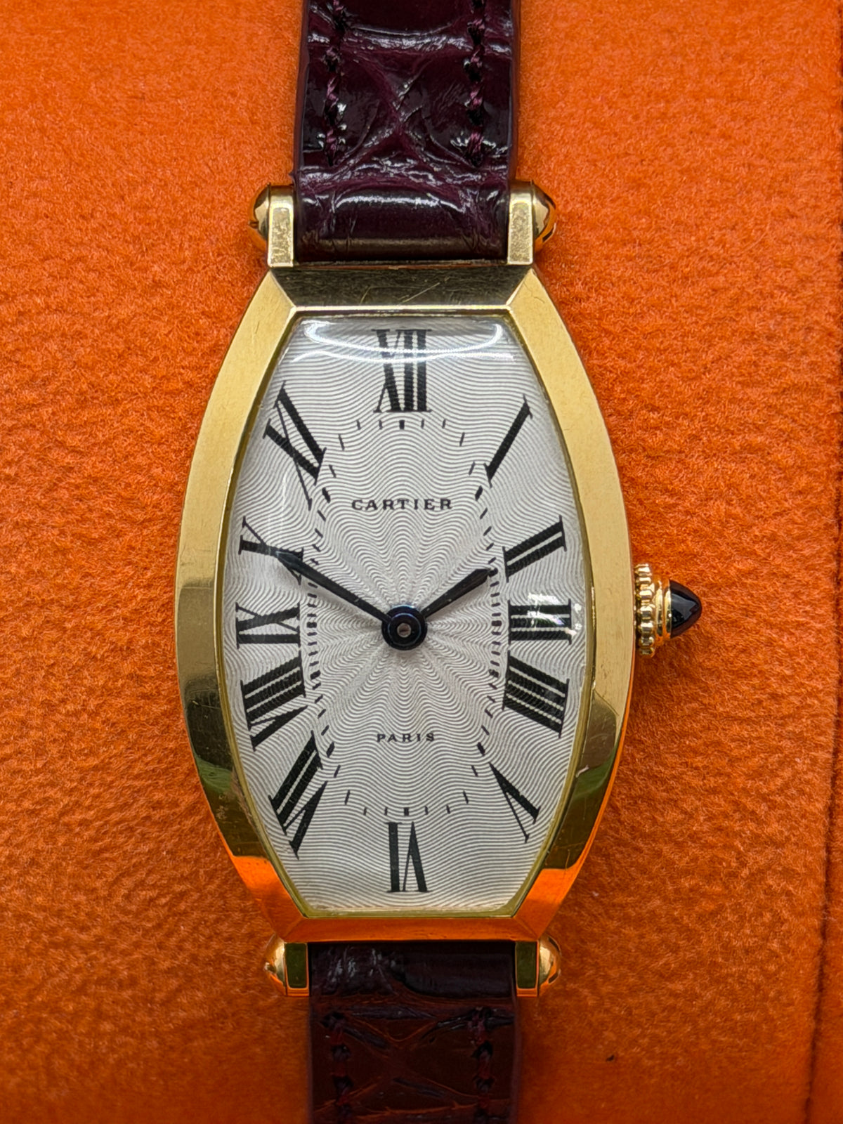 Cartier Tonneau Paris - 18Kt Yellow Gold - 21 x 32mm - Manual Winding - Never Polished