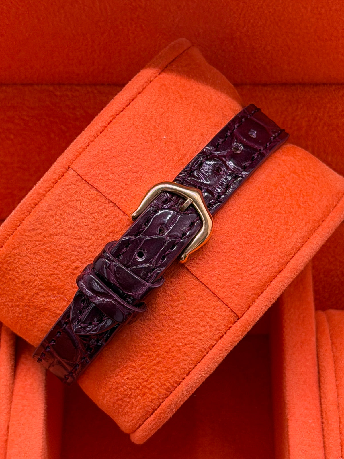 Cartier Tonneau Paris - 18Kt Yellow Gold - 21 x 32mm - Manual Winding - Never Polished