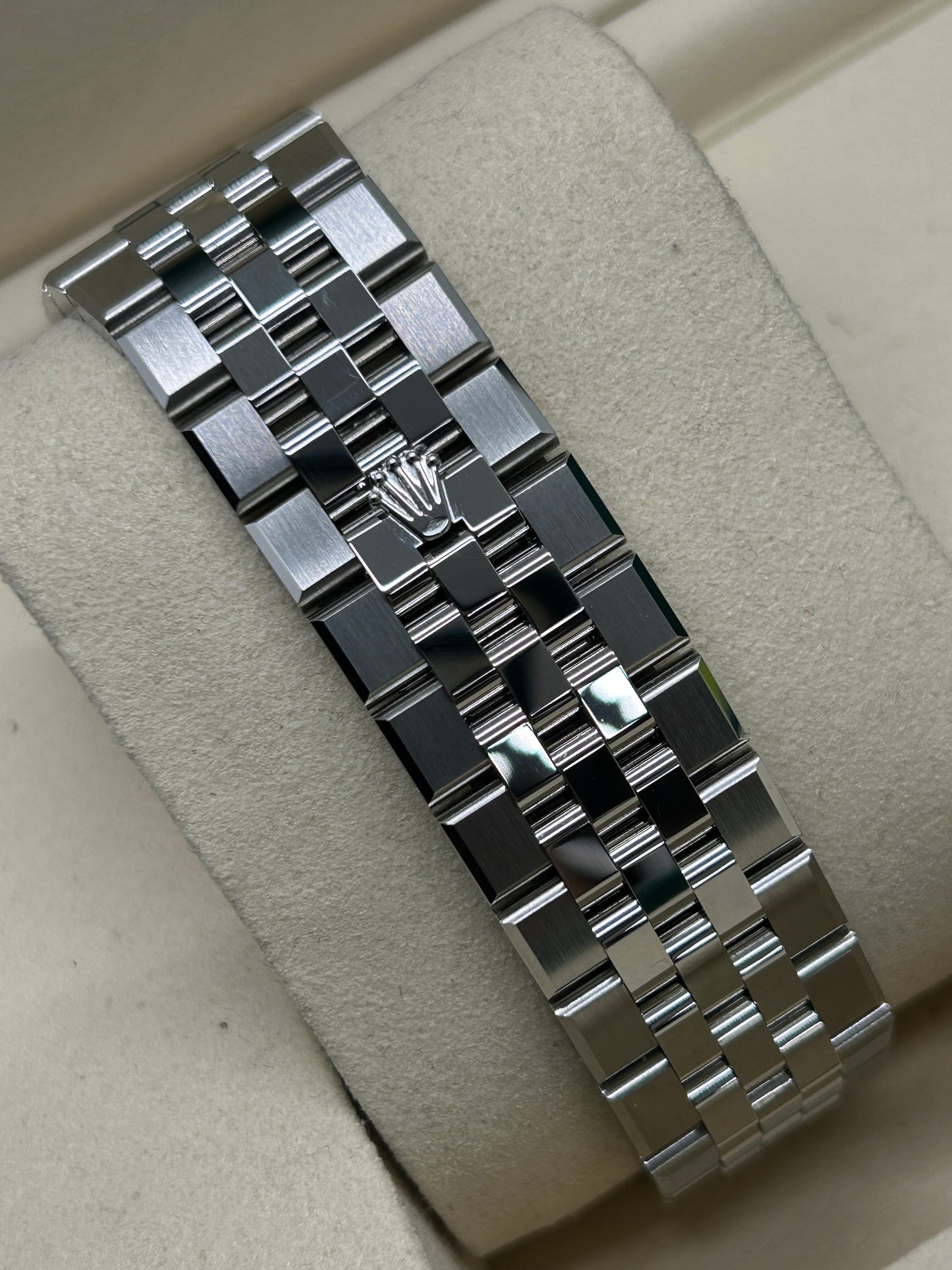 Rolex Land-Dweller 40 White Dial - Ref 127334 - New 2025