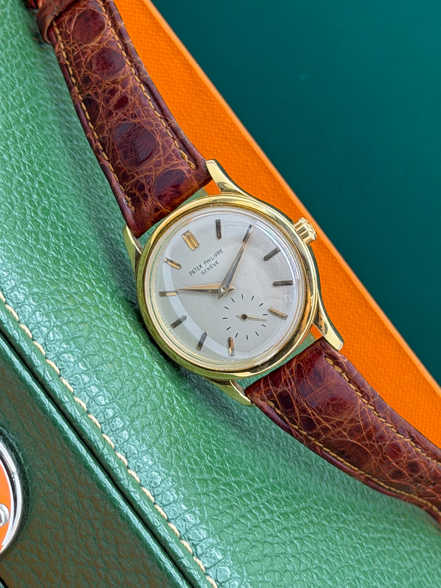 Patek Philippe Calatrava Automatic 32.5 mm - Yellow Gold - White Dial Ref 3439