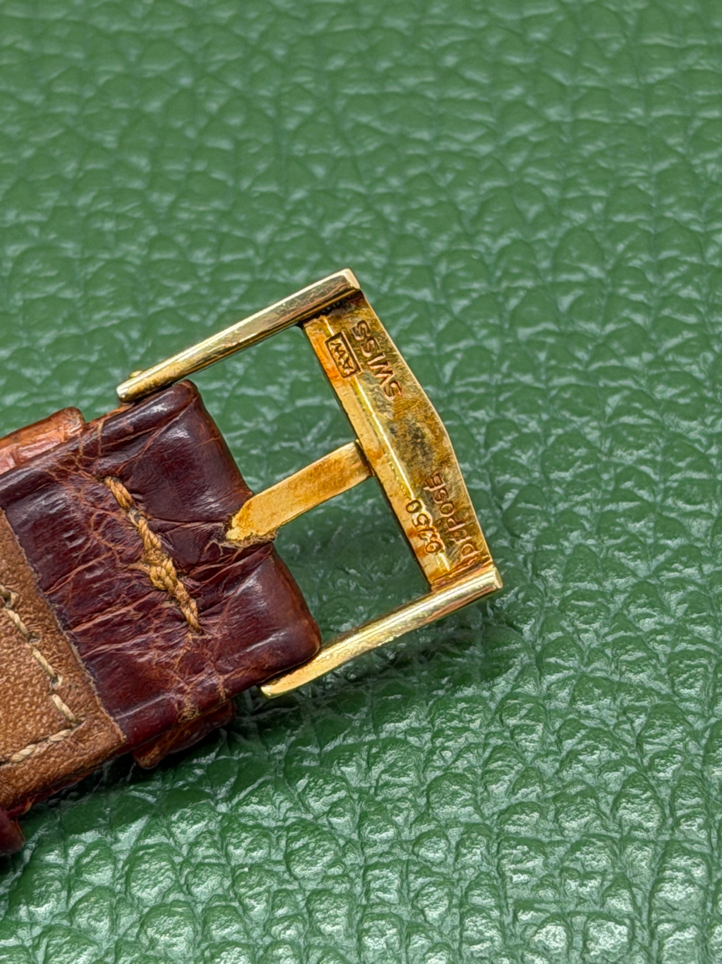 Patek Philippe Calatrava Automatic 32.5 mm - Yellow Gold - White Dial Ref 3439