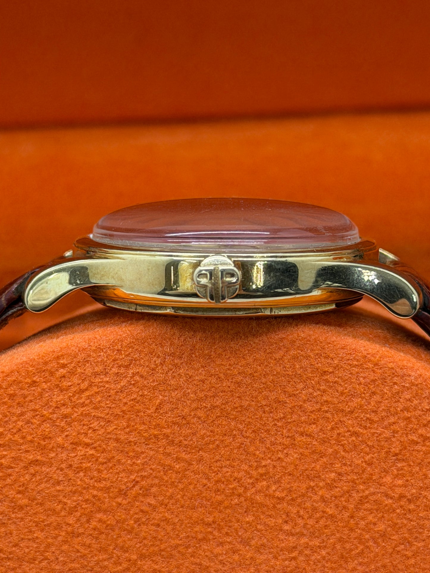 Patek Philippe Calatrava Automatic 32.5 mm - Yellow Gold - White Dial Ref 3439