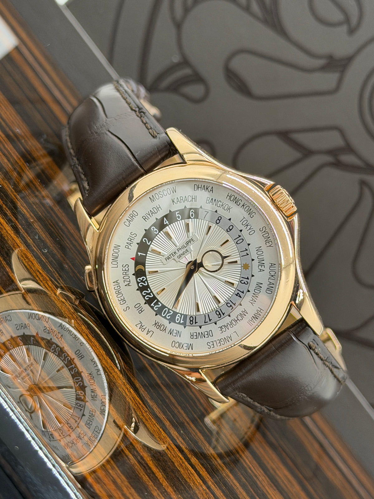 Patek Philippe World Time 18Kt Rose Gold - Ref 5130R-001 - Year 2015