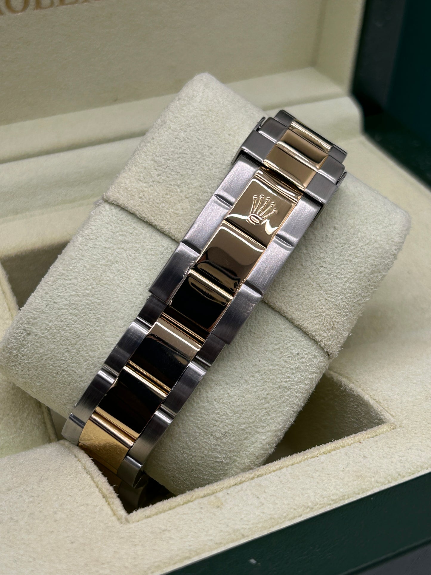 Rolex Submariner Date - 18Kt Yellow Gold - Black Dial - RRR Card - Ref 16613LN - Year 2008