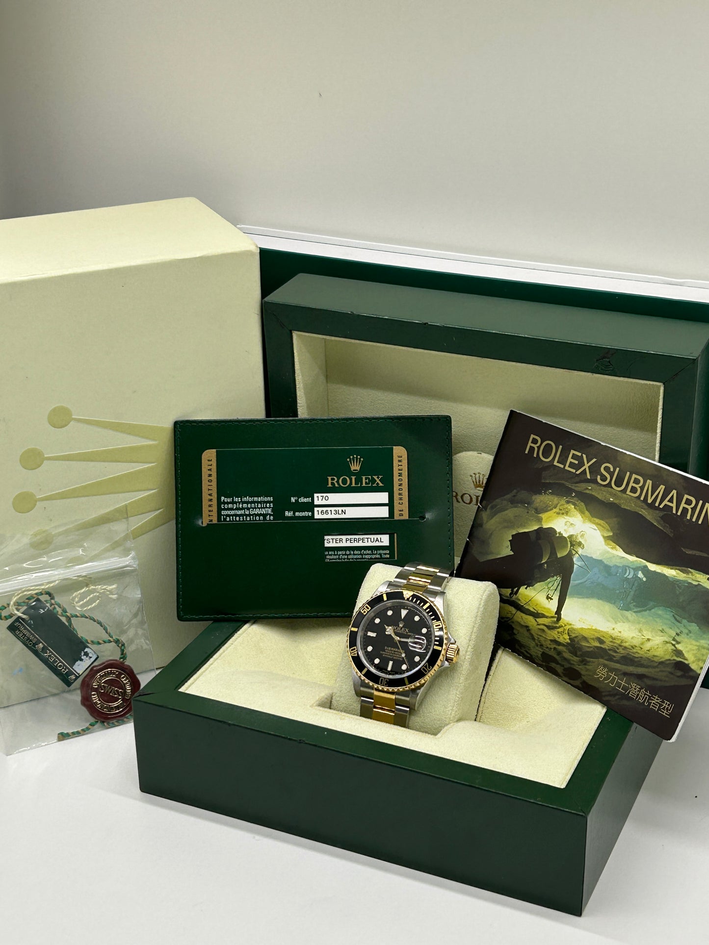 Rolex Submariner Date - 18Kt Yellow Gold - Black Dial - RRR Card - Ref 16613LN - Year 2008
