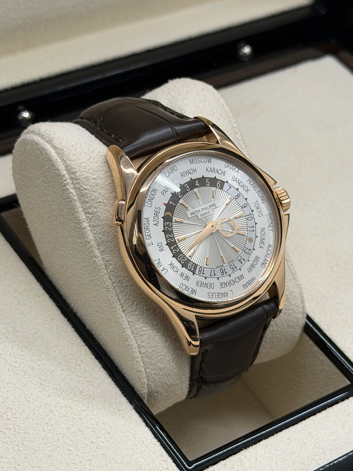 Patek Philippe World Time 18Kt Rose Gold - Ref 5130R-001 - Year 2015