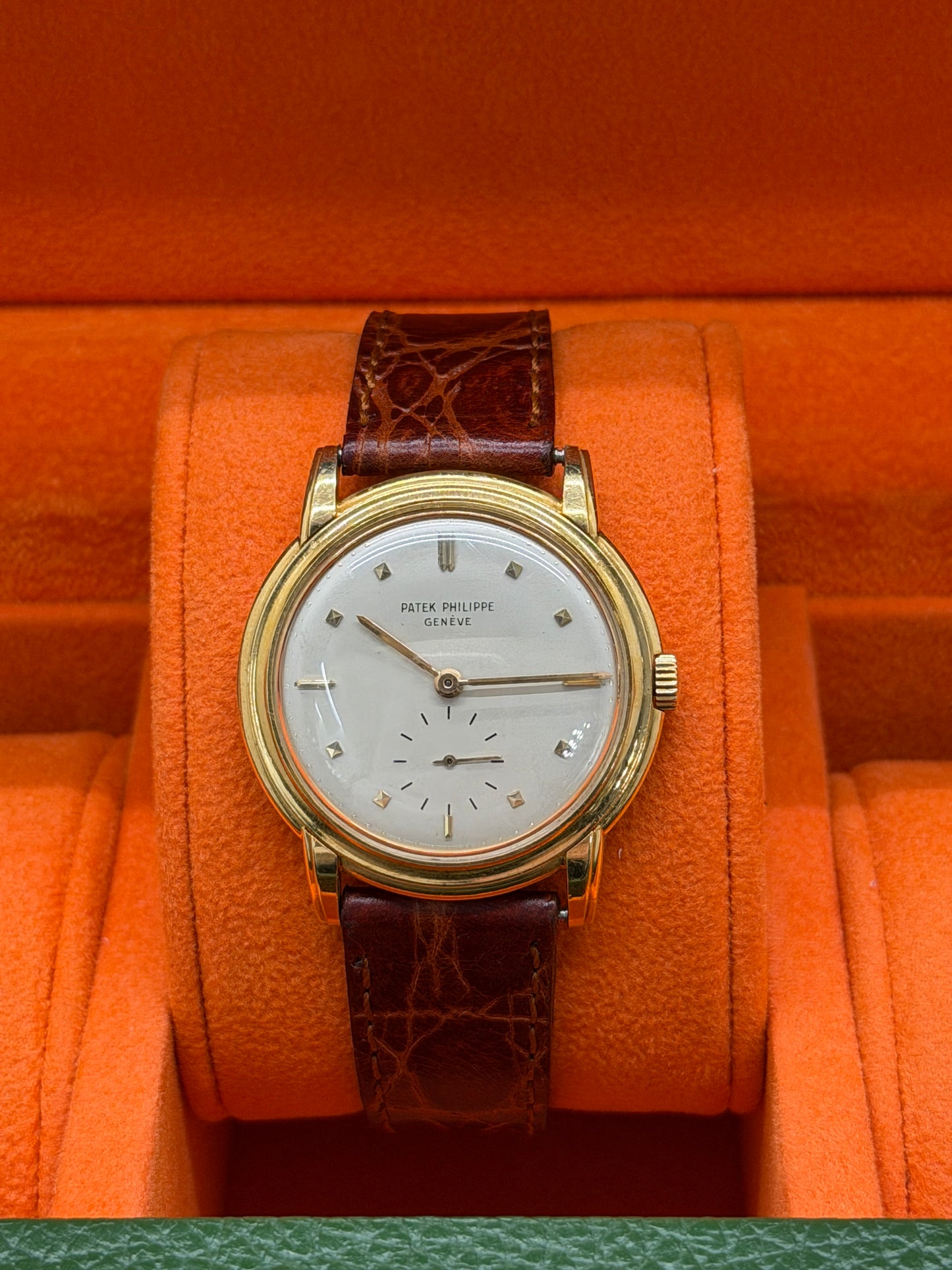 Patek Philippe Calatrava 34mm - Manual - Yellow Gold - White Dial Ref 2500
