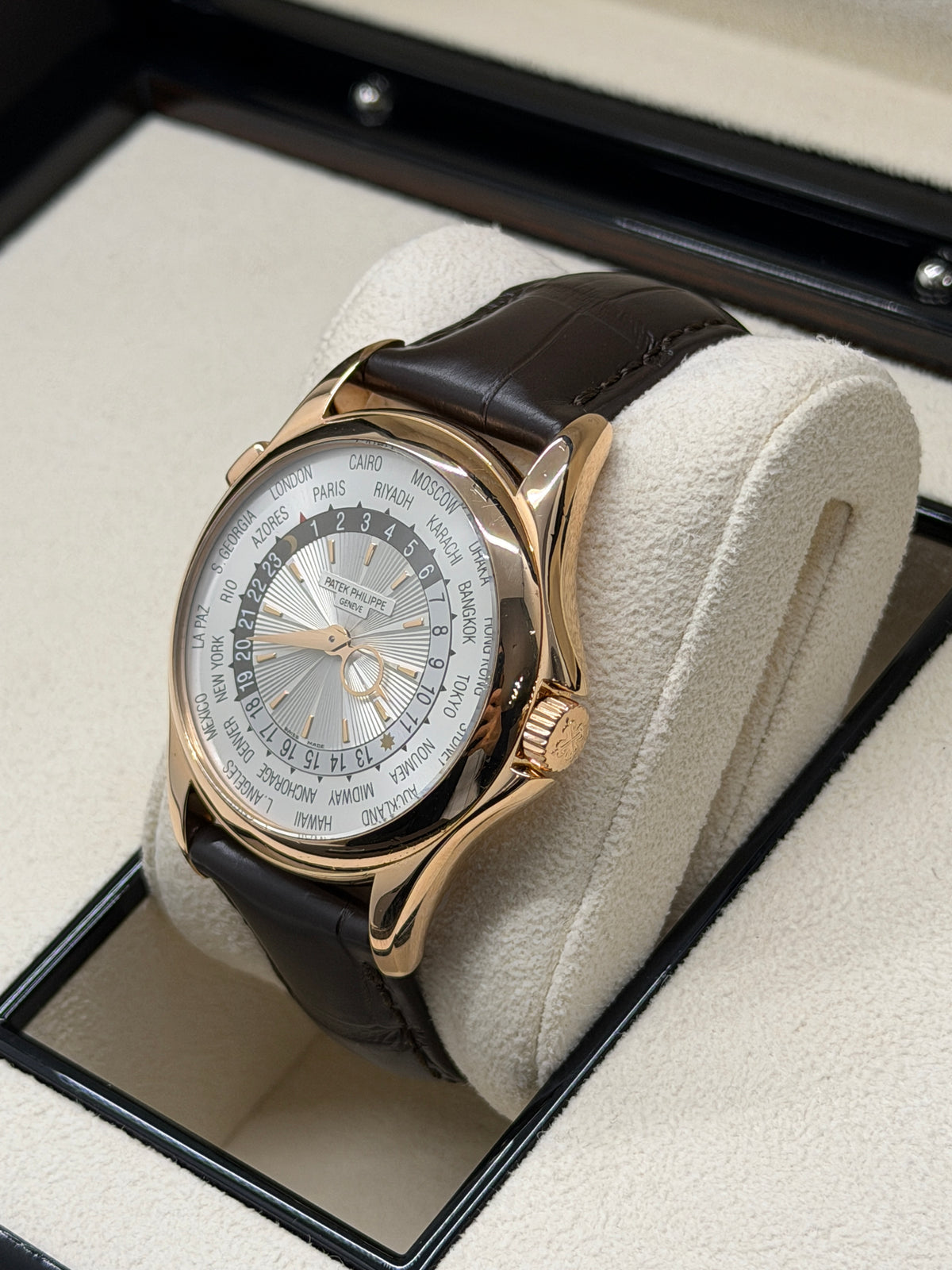 Patek Philippe World Time 18Kt Rose Gold - Ref 5130R-001 - Year 2015