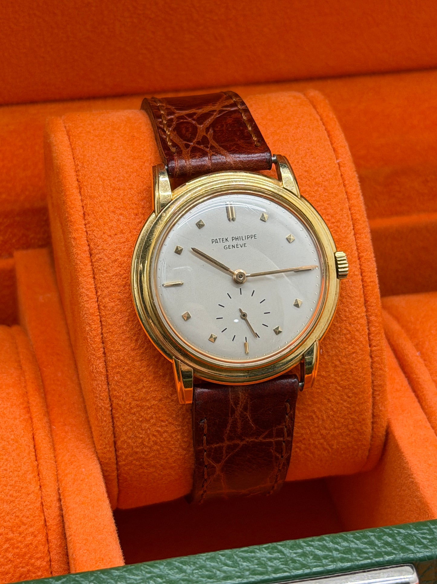 Patek Philippe Calatrava 34mm - Manual - Yellow Gold - White Dial Ref 2500