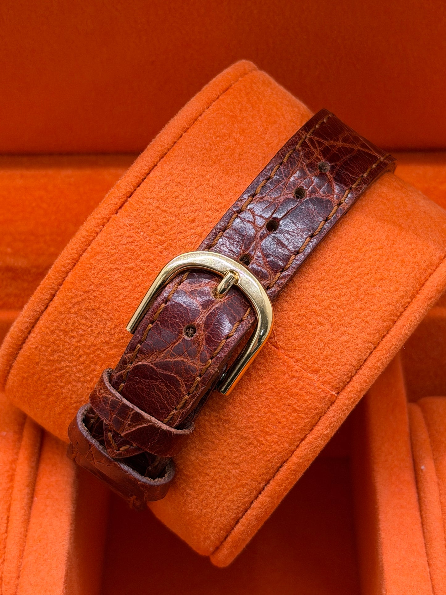 Patek Philippe Calatrava 34mm - Manual - Yellow Gold - White Dial Ref 2500