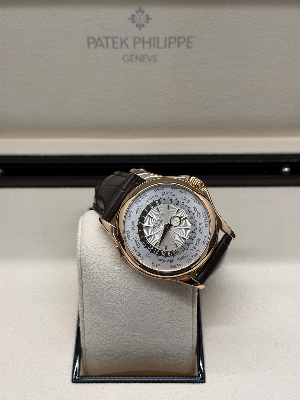 Patek Philippe World Time 18Kt Rose Gold - Ref 5130R-001 - Year 2015