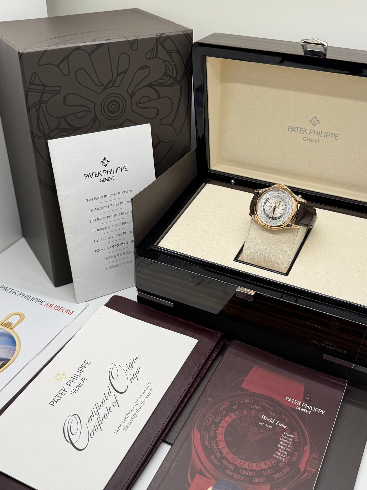 Patek Philippe World Time 18Kt Rose Gold - Ref 5130R-001 - Year 2015
