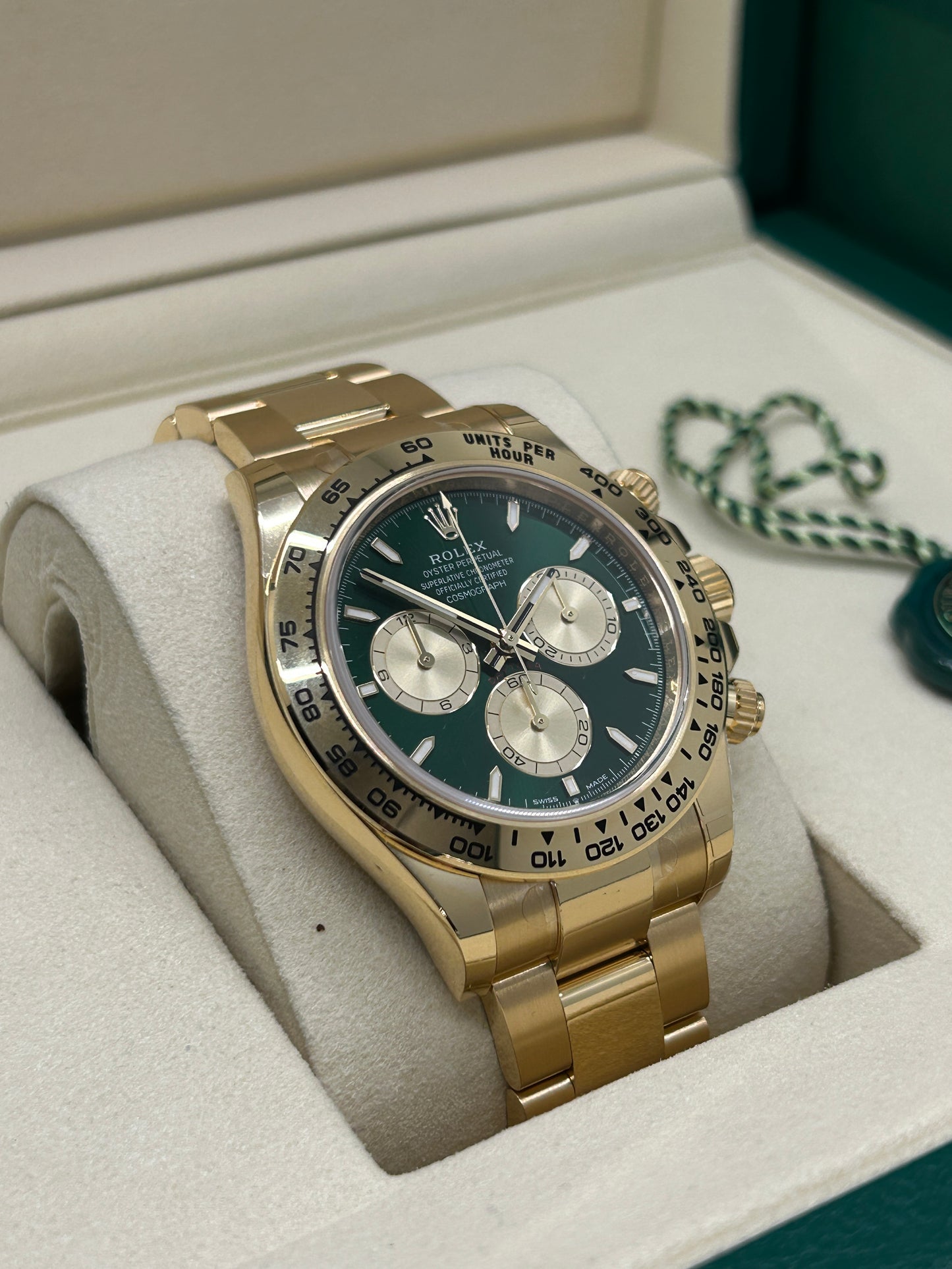 Rolex Daytona Cosmograph Daytona Green Dial 18Kt Yeallow Gold - Ref 126508 - New 2025