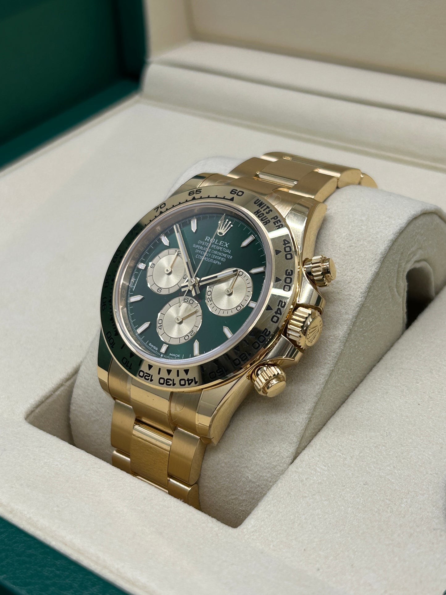 Rolex Daytona Cosmograph Daytona Green Dial 18Kt Yeallow Gold - Ref 126508 - New 2025