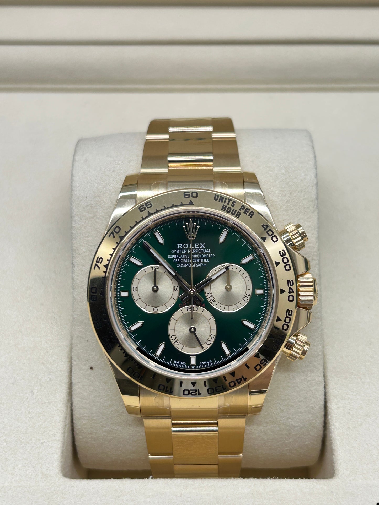 Rolex Daytona Cosmograph Daytona Green Dial 18Kt Yeallow Gold - Ref 126508 - New 2025