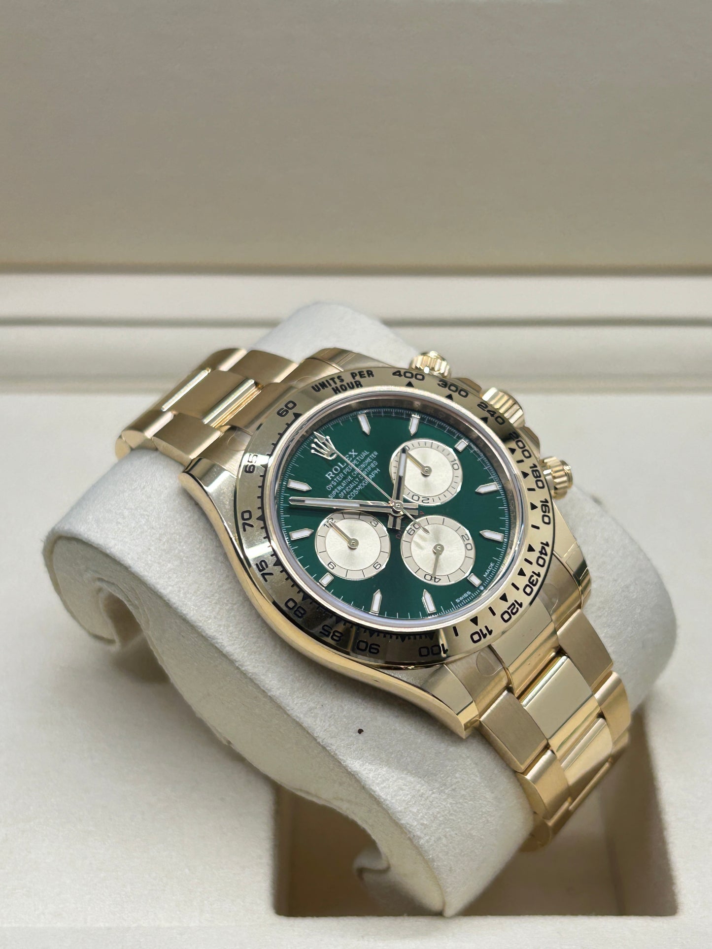 Rolex Daytona Cosmograph Daytona Green Dial 18Kt Yeallow Gold - Ref 126508 - New 2025