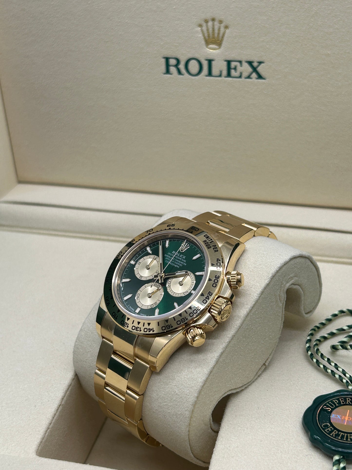 Rolex Daytona Cosmograph Daytona Green Dial 18Kt Yeallow Gold - Ref 126508 - New 2025