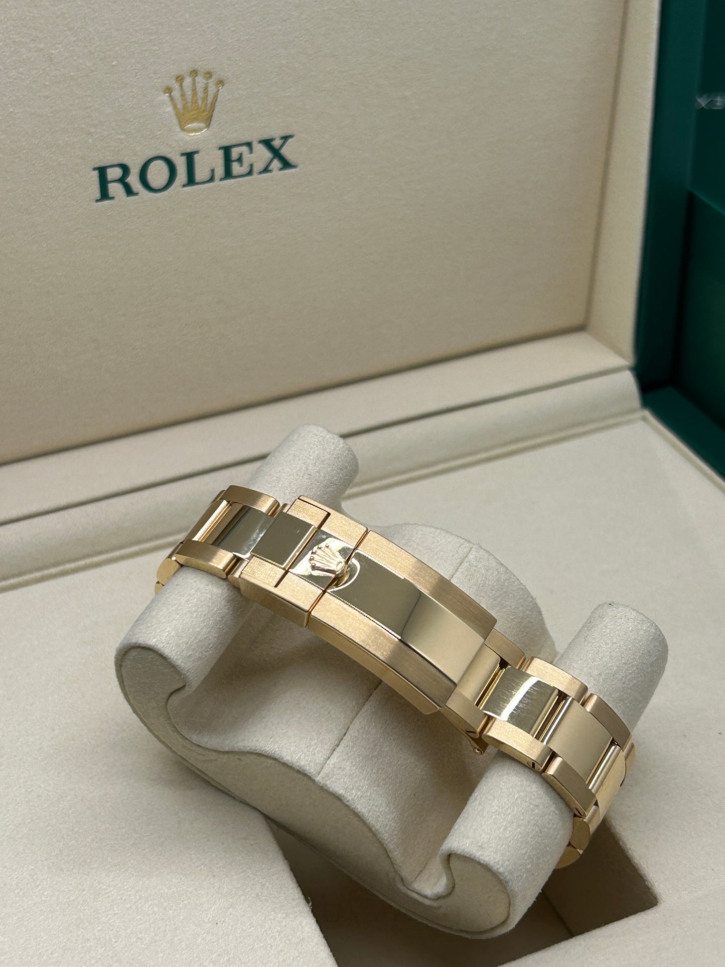 Rolex Daytona Cosmograph Daytona Green Dial 18Kt Yeallow Gold - Ref 126508 - New 2025