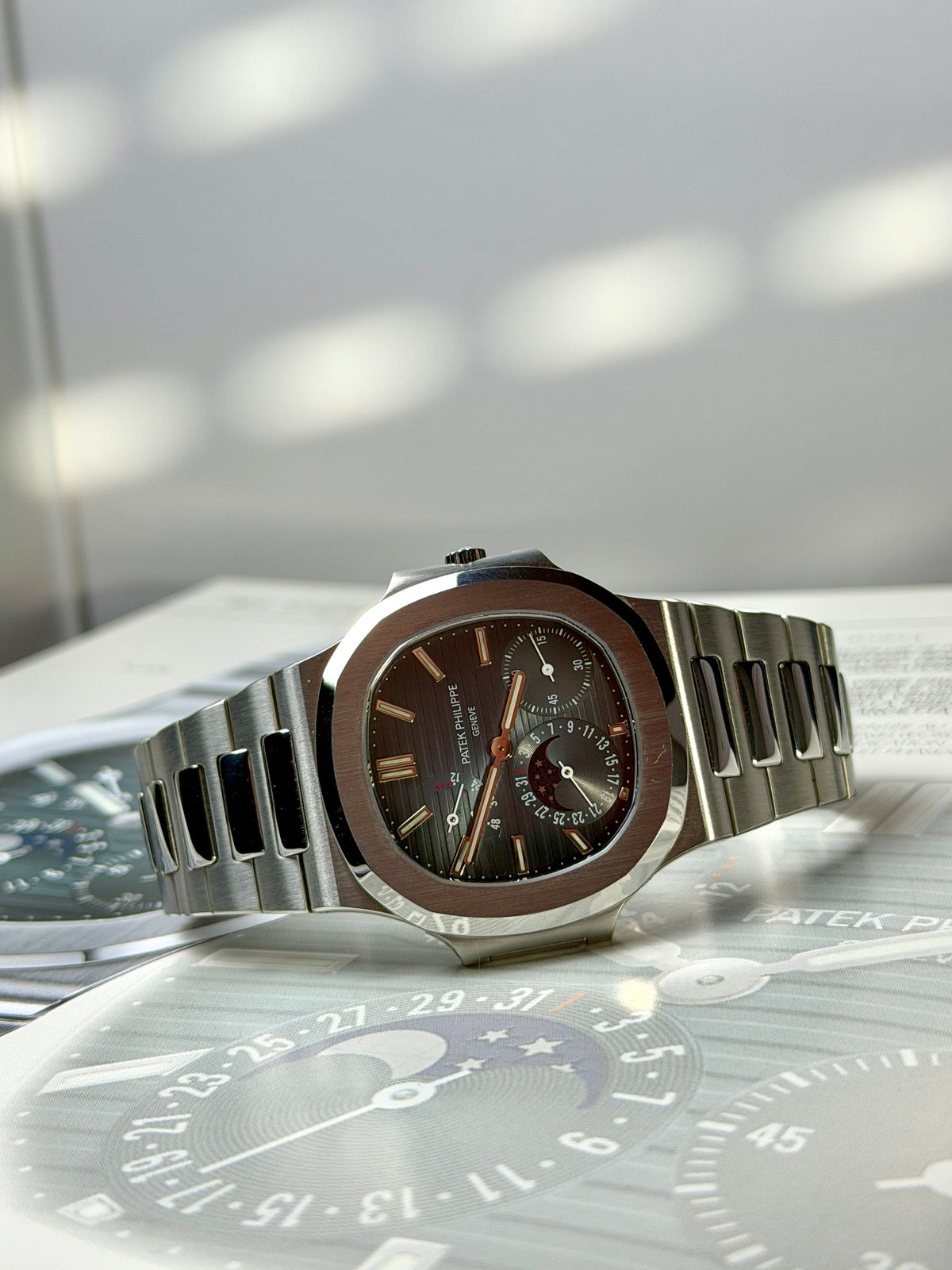 Patek Philippe Nautilus Rare Ref 3712/1A-001 - 3 Dots MK1 - Original Box & Papers - Year 2005 Top Condition
