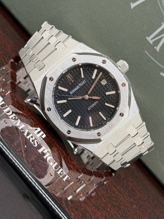 Audemars Piguet Royal Oak Selfwinding 39mm - Black Dial Ref 15300ST.OO.1220ST.03 - Year 2010