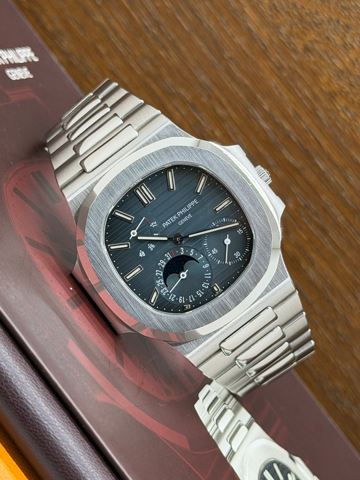 Patek Philippe Nautilus Rare Ref 3712/1A-001 - 3 Dots MK1 - Original Box & Papers - Year 2005 Top Condition