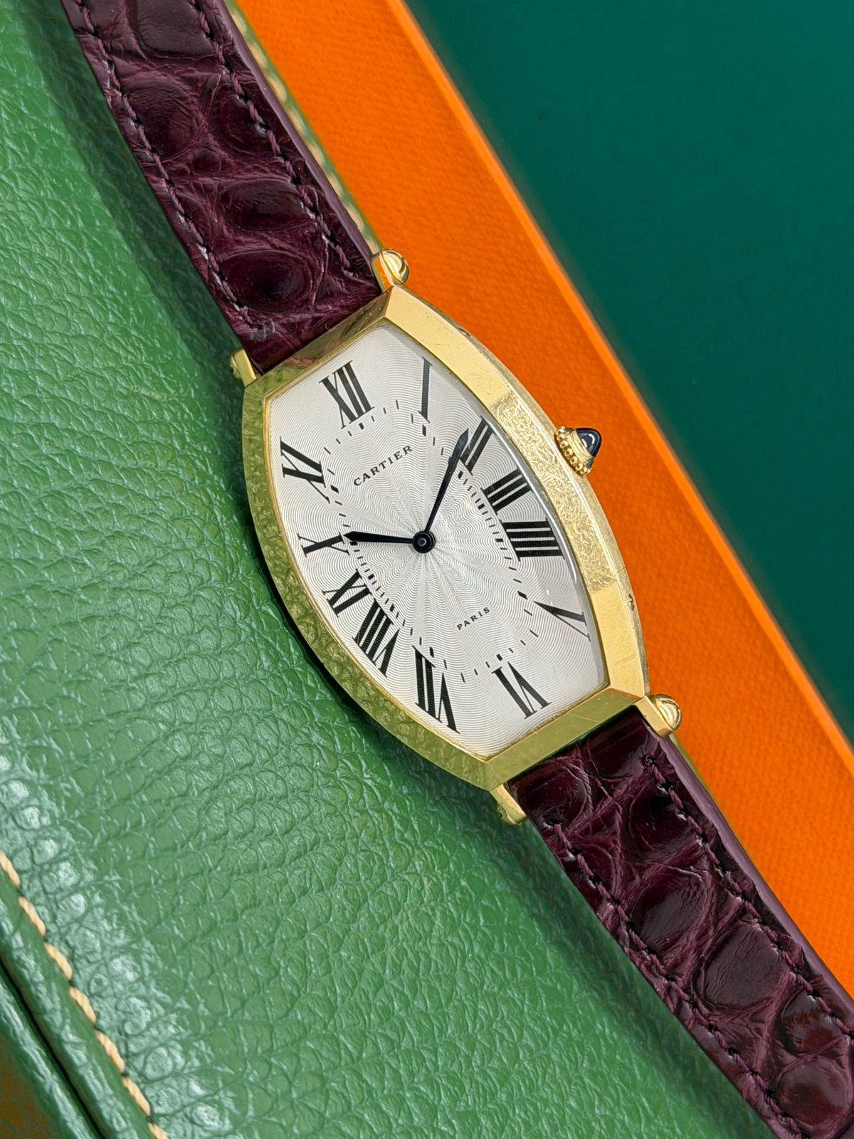 Cartier Tonneau Vintage 18Kt Yellow Gold XL - Paris Dial - 26 x 39mm - Manual Wind