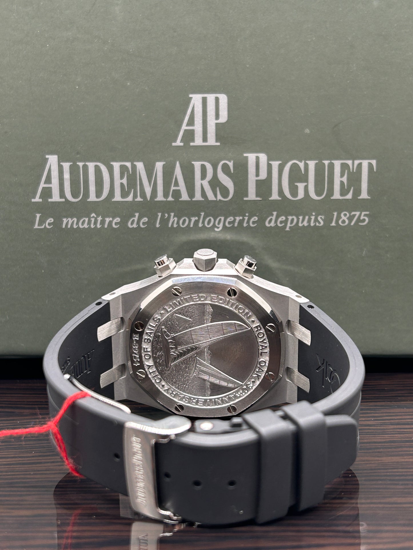 Audemars Piguet Royal Oak Chronograph City Of Sails 39mm Limited Edition - Extract AP - AP Service 2024 - Year 2003