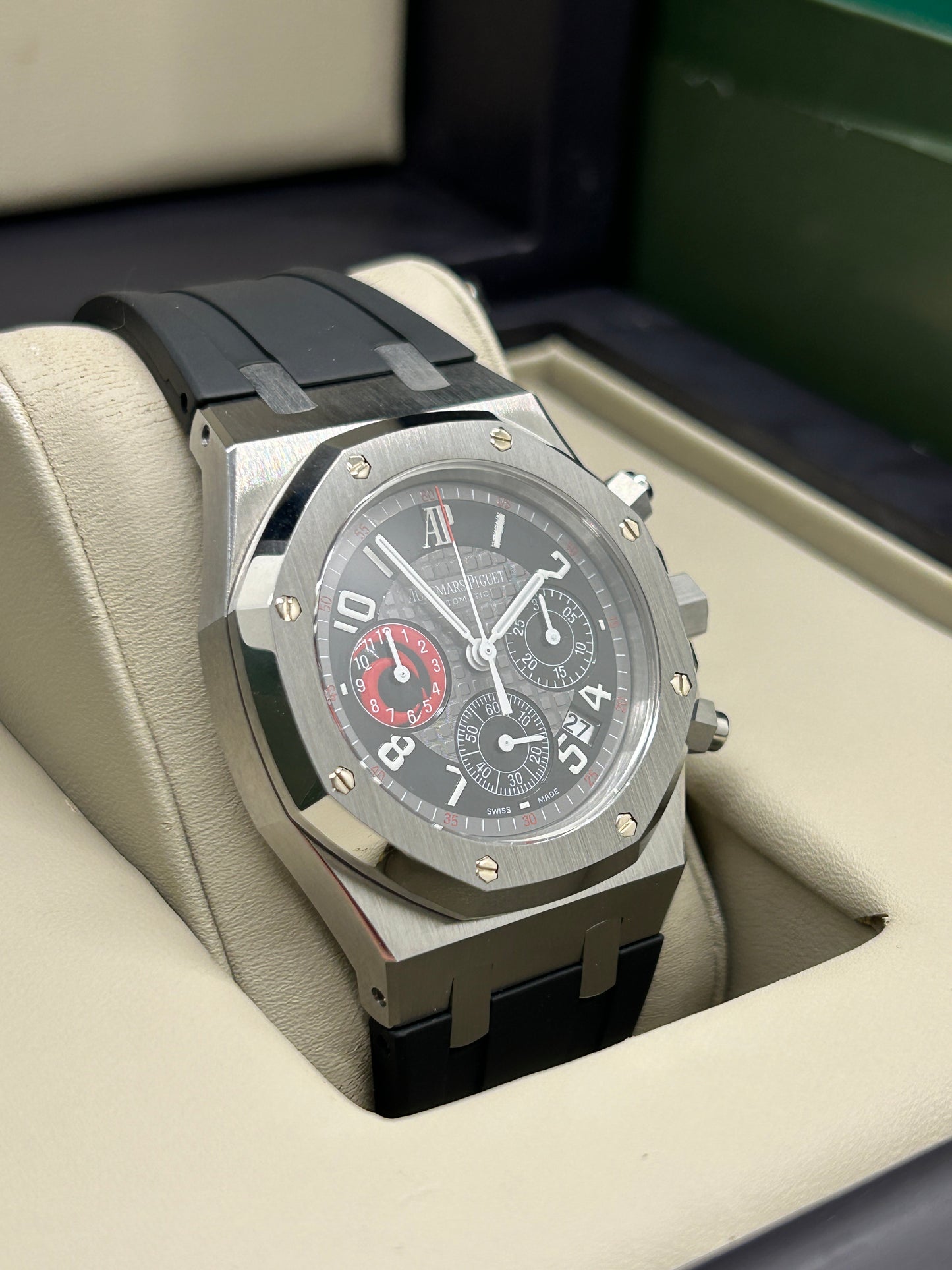 Audemars Piguet Royal Oak Chronograph City Of Sails 39mm Limited Edition - Extract AP - AP Service 2024 - Year 2003