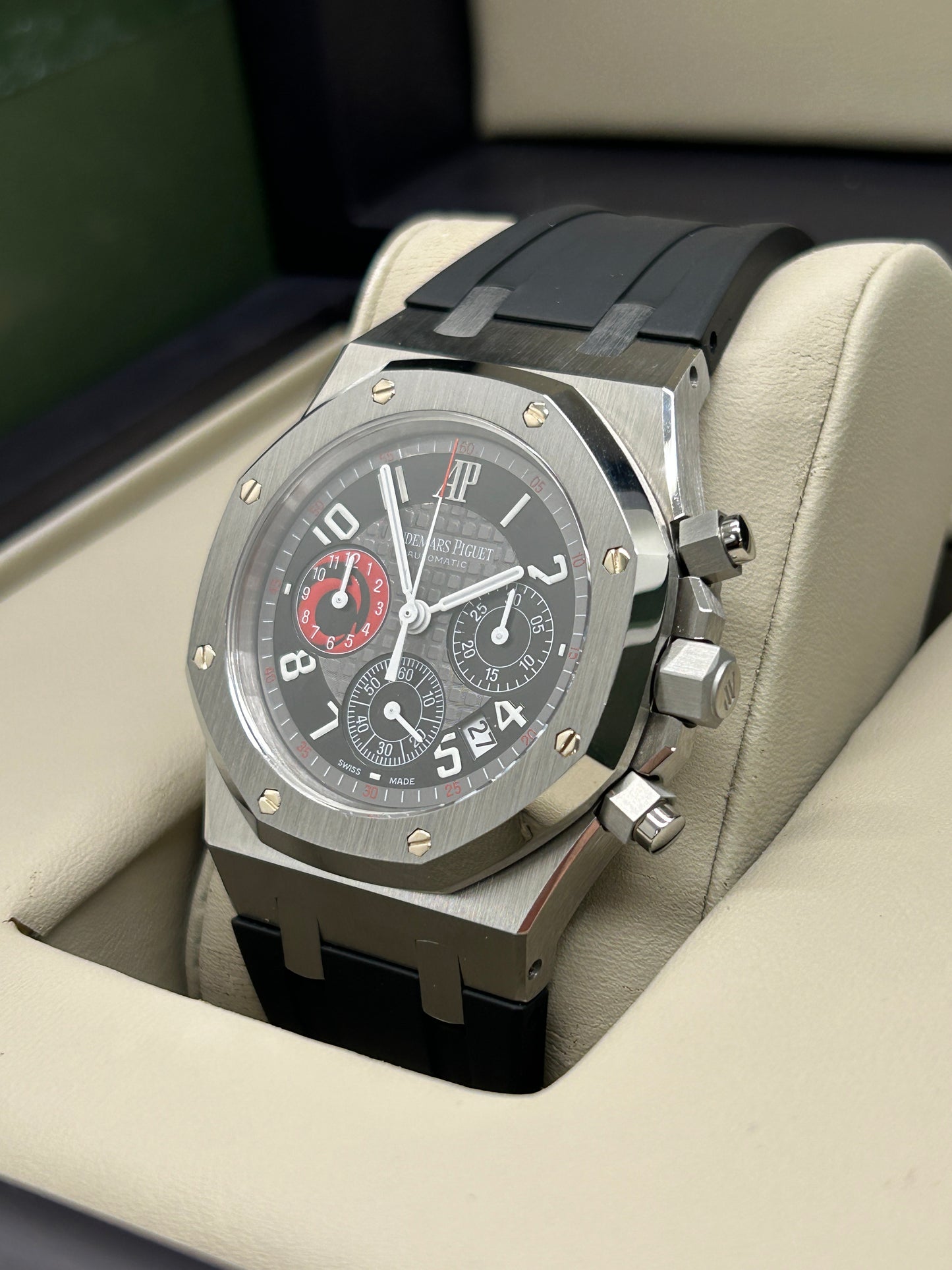 Audemars Piguet Royal Oak Chronograph City Of Sails 39mm Limited Edition - Extract AP - AP Service 2024 - Year 2003