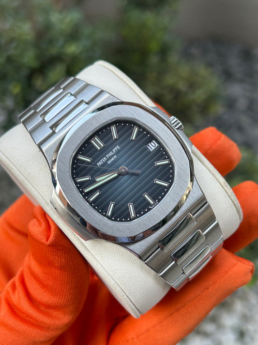 Patek Philippe Nautilus - Blue Dial - Ref 5711/1A-010 - Service 2024 - Year 2018