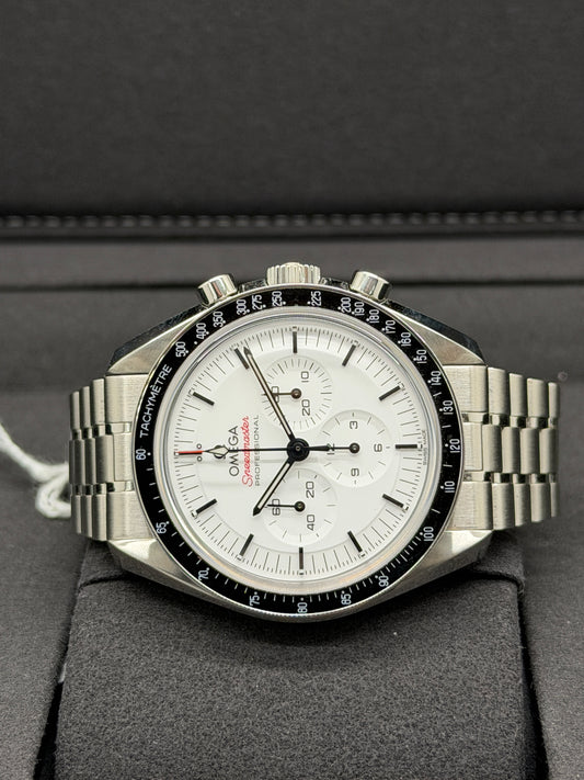 Omega Speedmaster Professional Moonwatch Ref.310.30.42.50.04.001 - White Dial - Like New - Year 2025