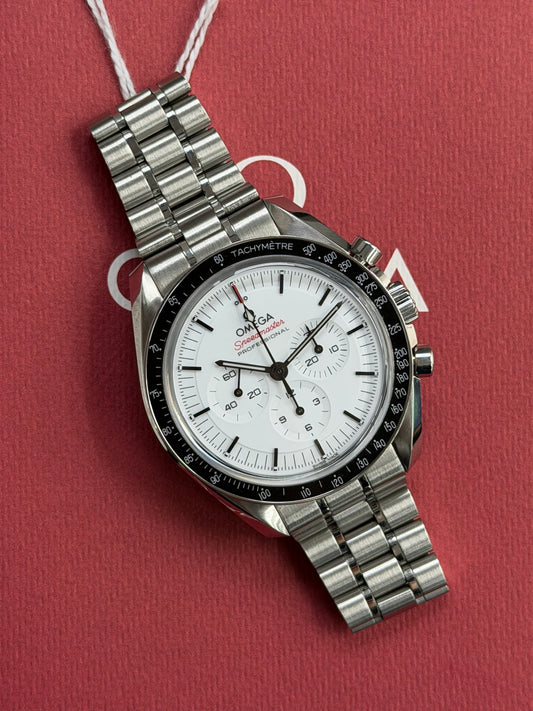Omega Speedmaster Professional Moonwatch Ref.310.30.42.50.04.001 - White Dial - Like New - Year 2025