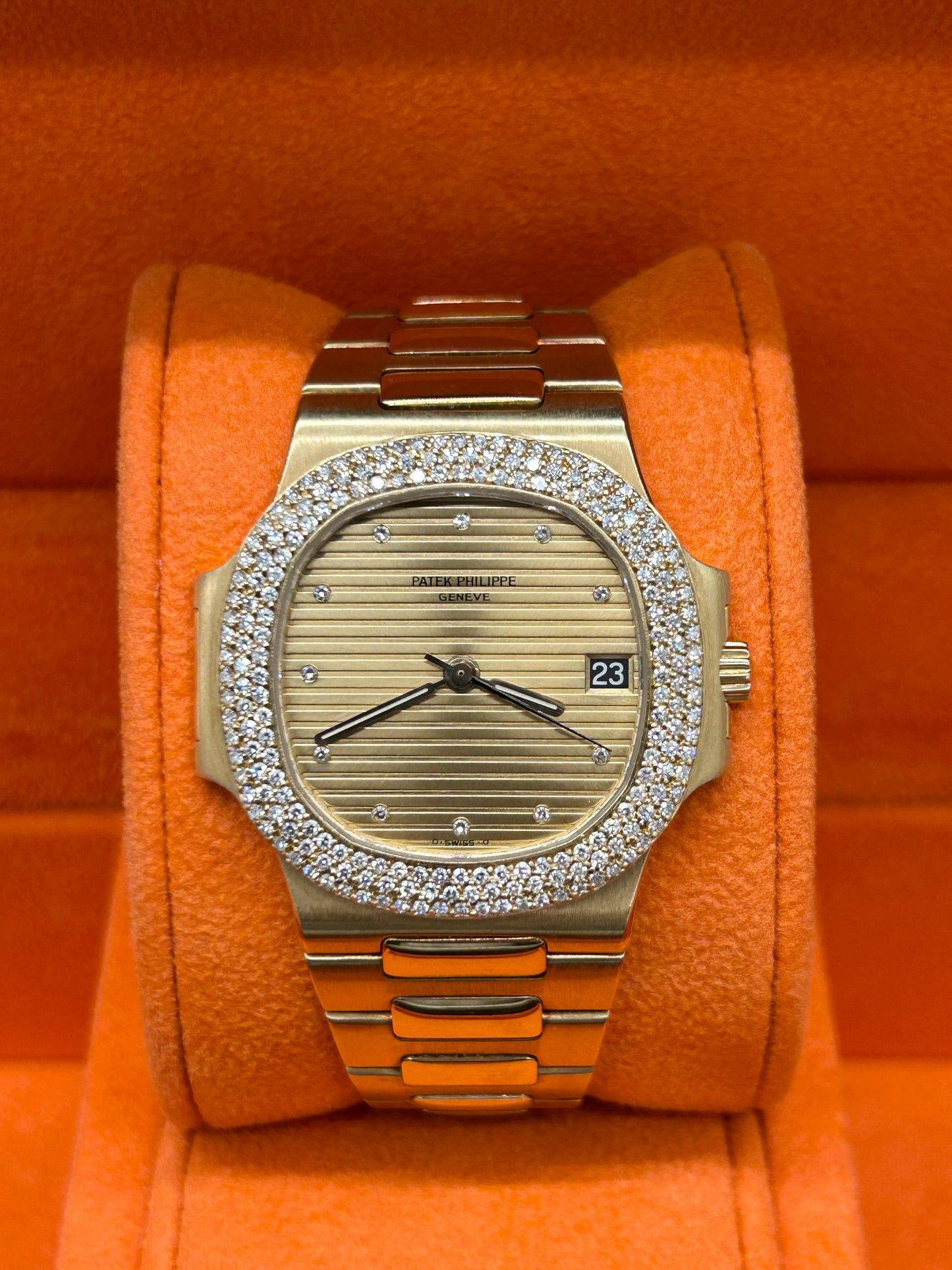 Patek Philippe Nautilus 3800/4 - Rare - 18Kt Yellow Gold Gold & Factory Diamonds Bezel - Official Extract - Year 1988