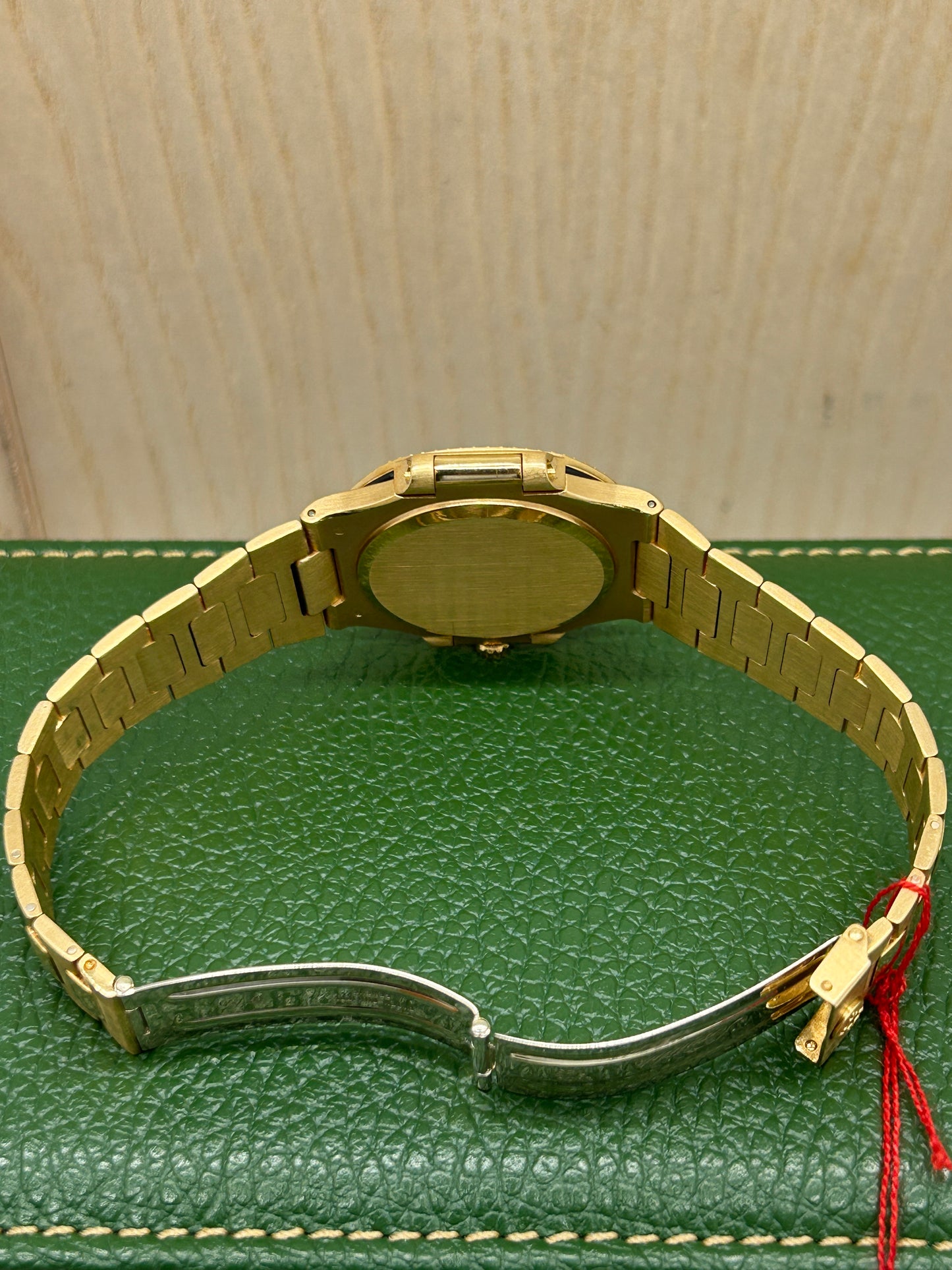 Patek Philippe Nautilus 3800/4 - Rare - 18Kt Yellow Gold Gold & Factory Diamonds Bezel - Official Extract - Year 1988