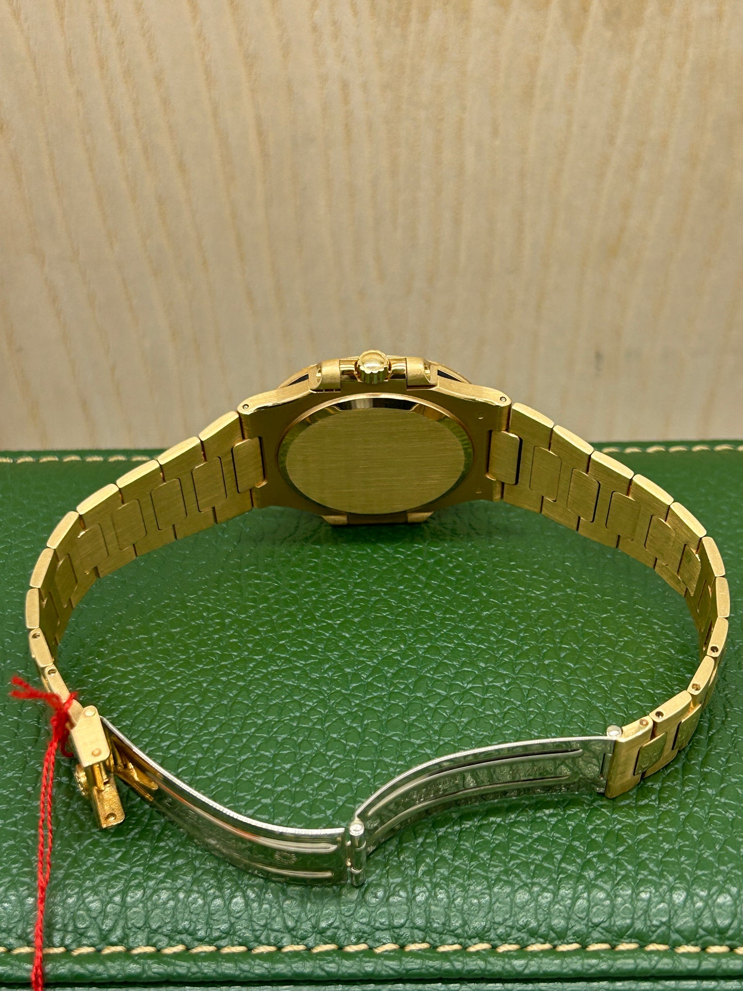 Patek Philippe Nautilus 3800/4 - Rare - 18Kt Yellow Gold Gold & Factory Diamonds Bezel - Official Extract - Year 1988