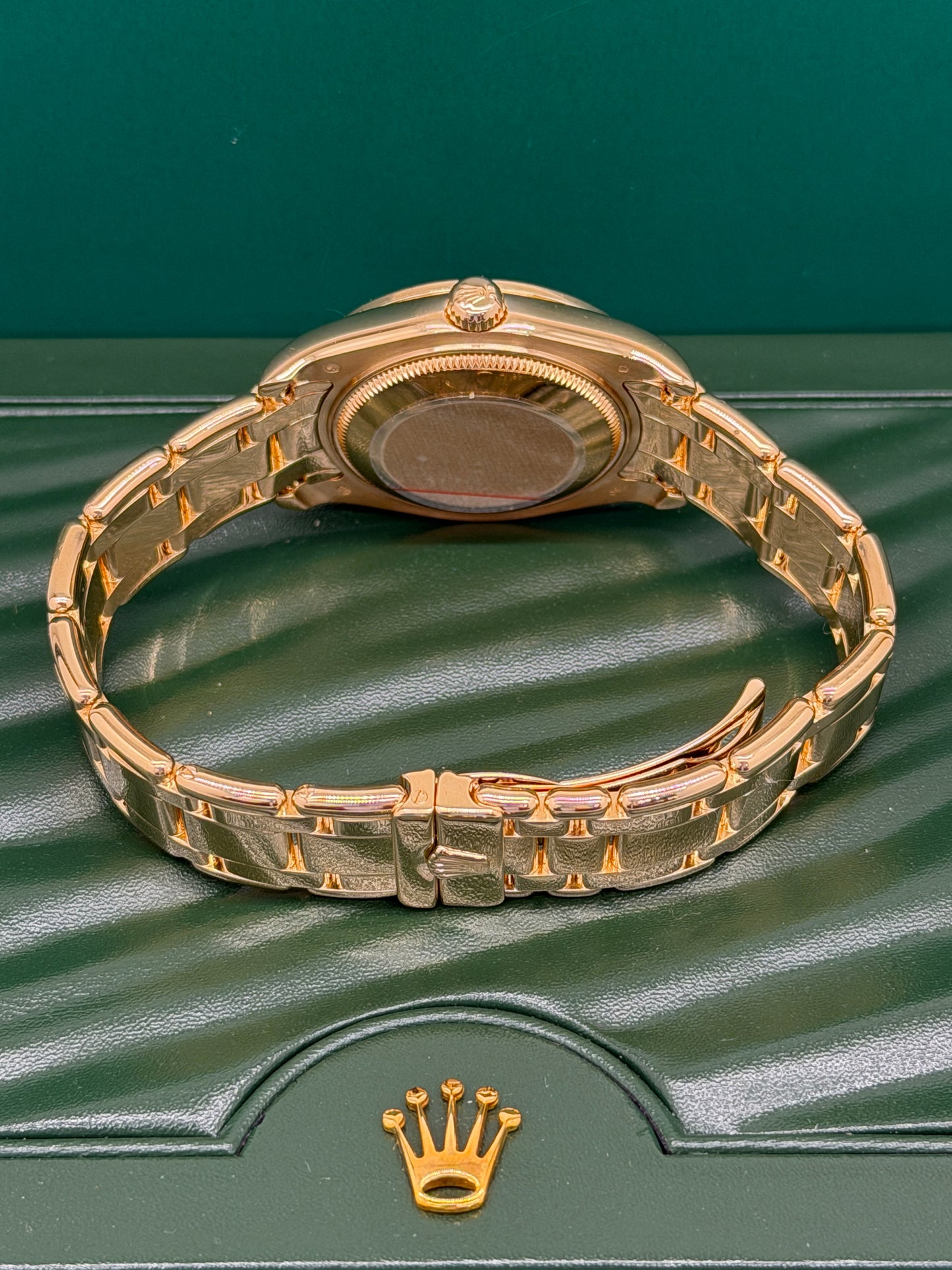 Rolex Datejust 31 - Pearlmaster - 18kt Gold - MOP & Diamond Dial - Ref 81208 - Original and Diamond Aftermarket Bezel - Year 2008