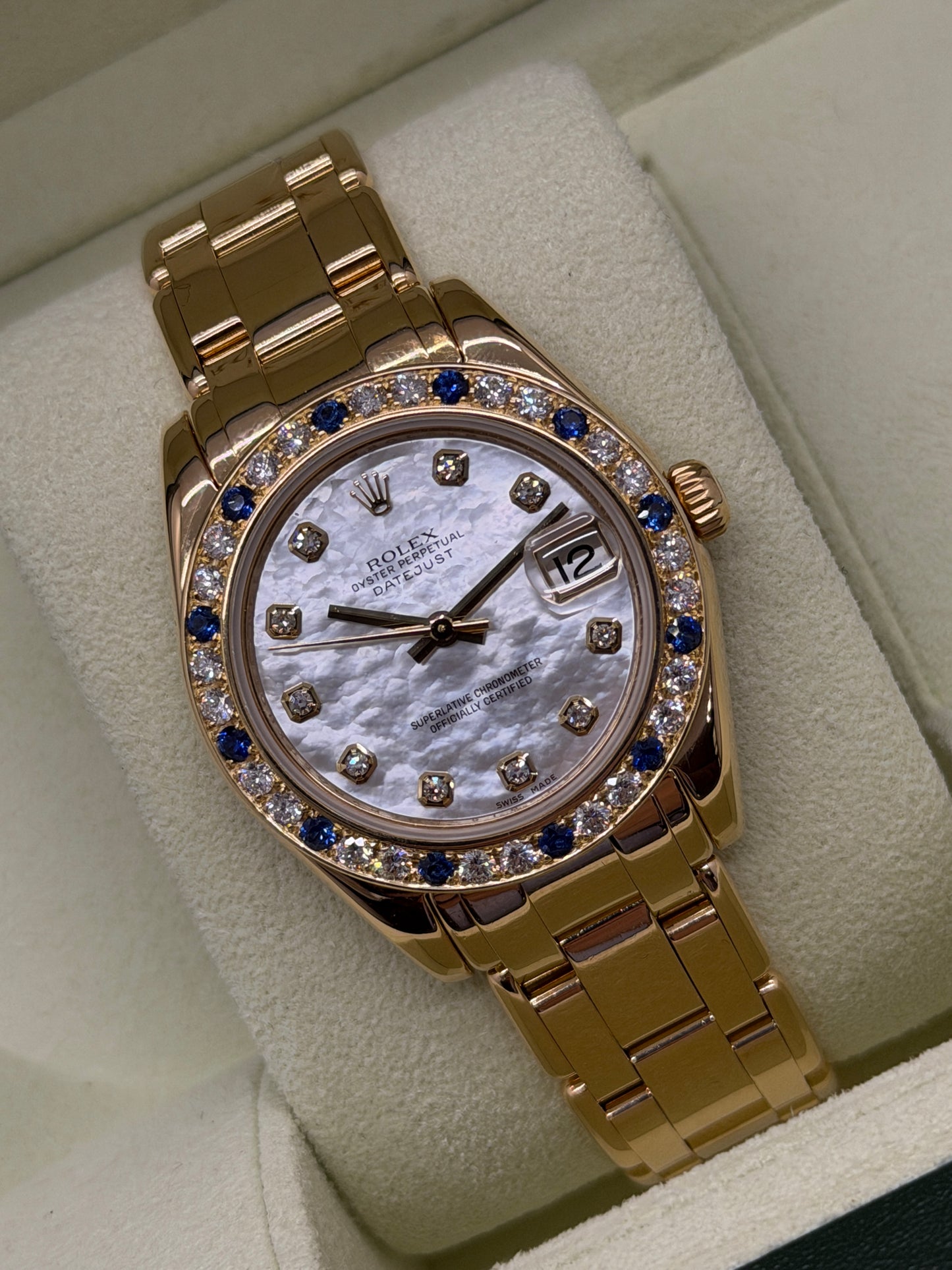 Rolex Datejust 31 - Pearlmaster - 18kt Gold - MOP & Diamond Dial - Ref 81208 - Original and Diamond Aftermarket Bezel - Year 2008