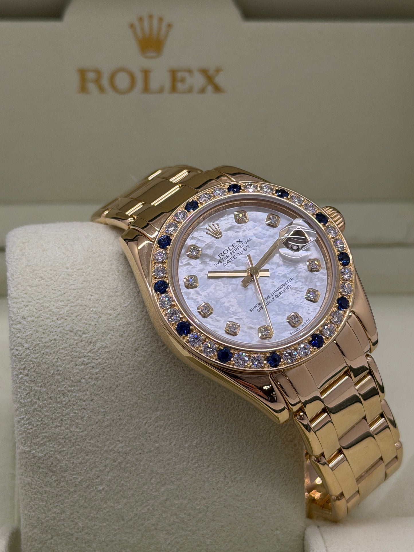 Rolex Datejust 31 - Pearlmaster - 18kt Gold - MOP & Diamond Dial - Ref 81208 - Original and Diamond Aftermarket Bezel - Year 2008