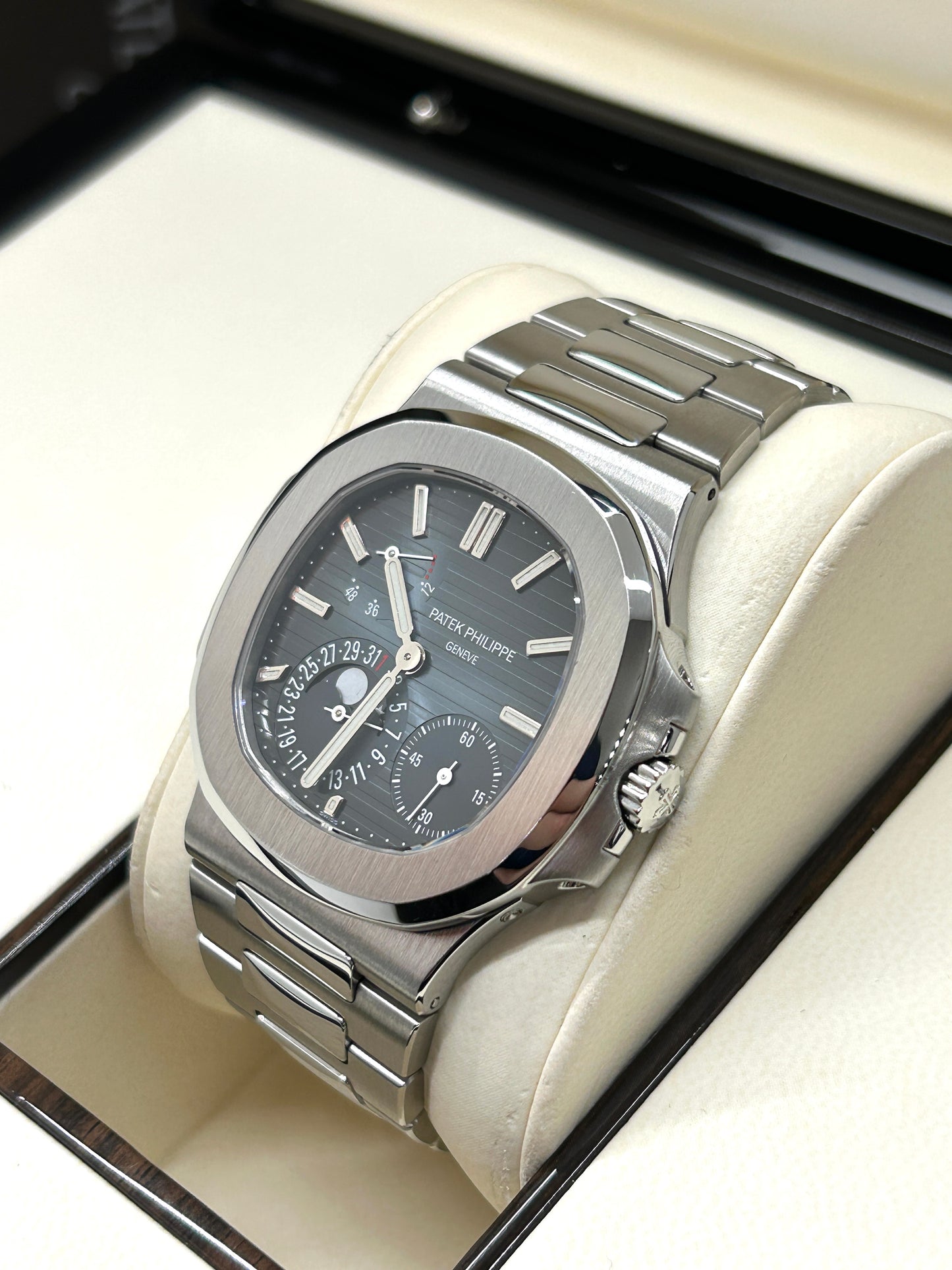 Patek Philippe Nautilus - Blue Dial - Ref 5712/1A-001 - Year 2010