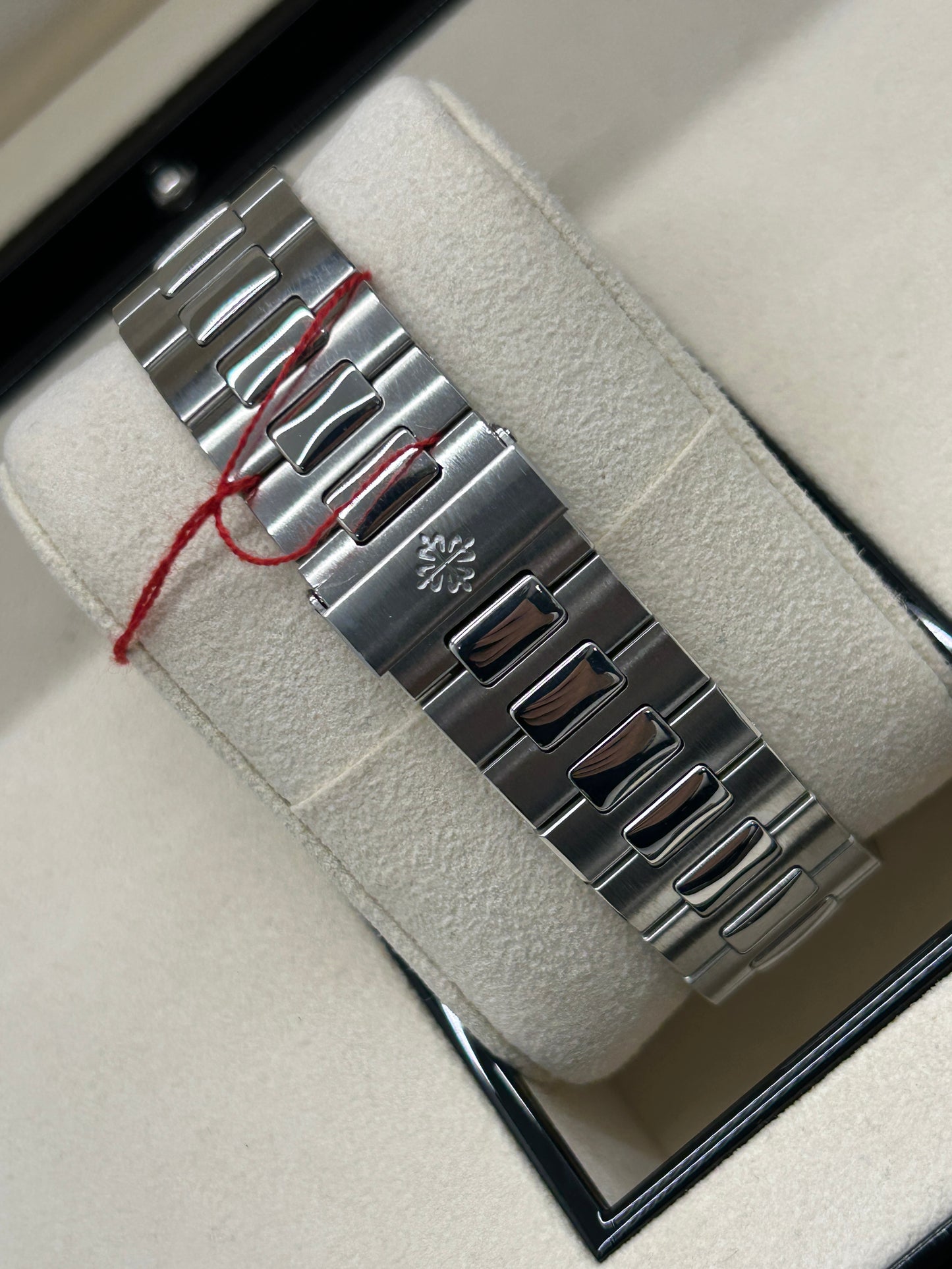 Patek Philippe Nautilus - Blue Dial - Poinçon de Genève - Ref 5711/1A-001 - Year 2007